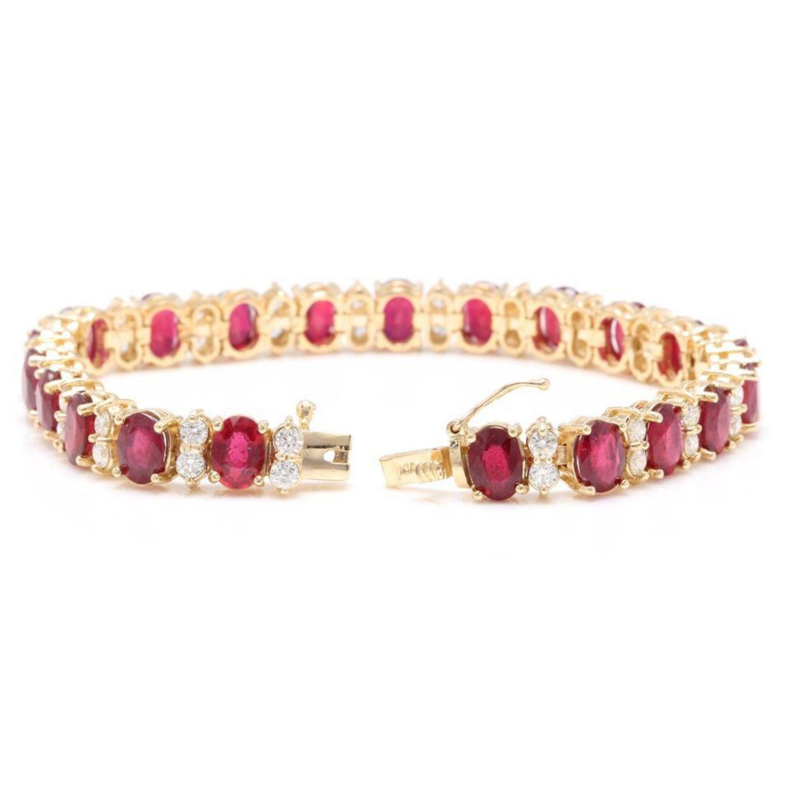 Very Beautiful 29.80 Carat Ruby and Natural Diamond 14 Karat Solid Gold Bracelet In New Condition In Los Angeles, CA