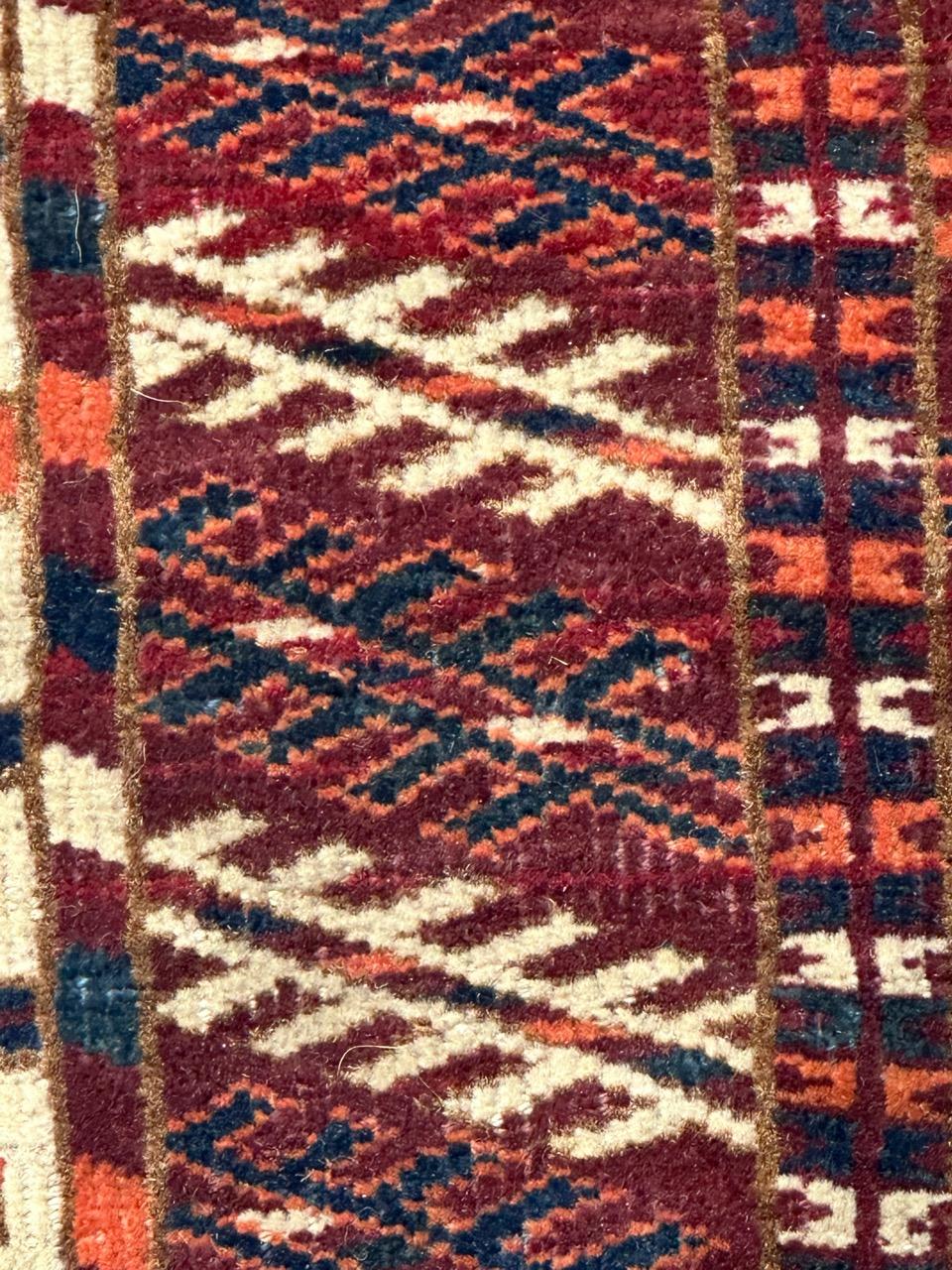 Très beau et raffiné tapis carré turc antique en vente 2
