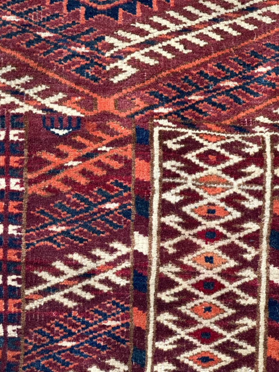 Très beau et raffiné tapis carré turc antique en vente 9