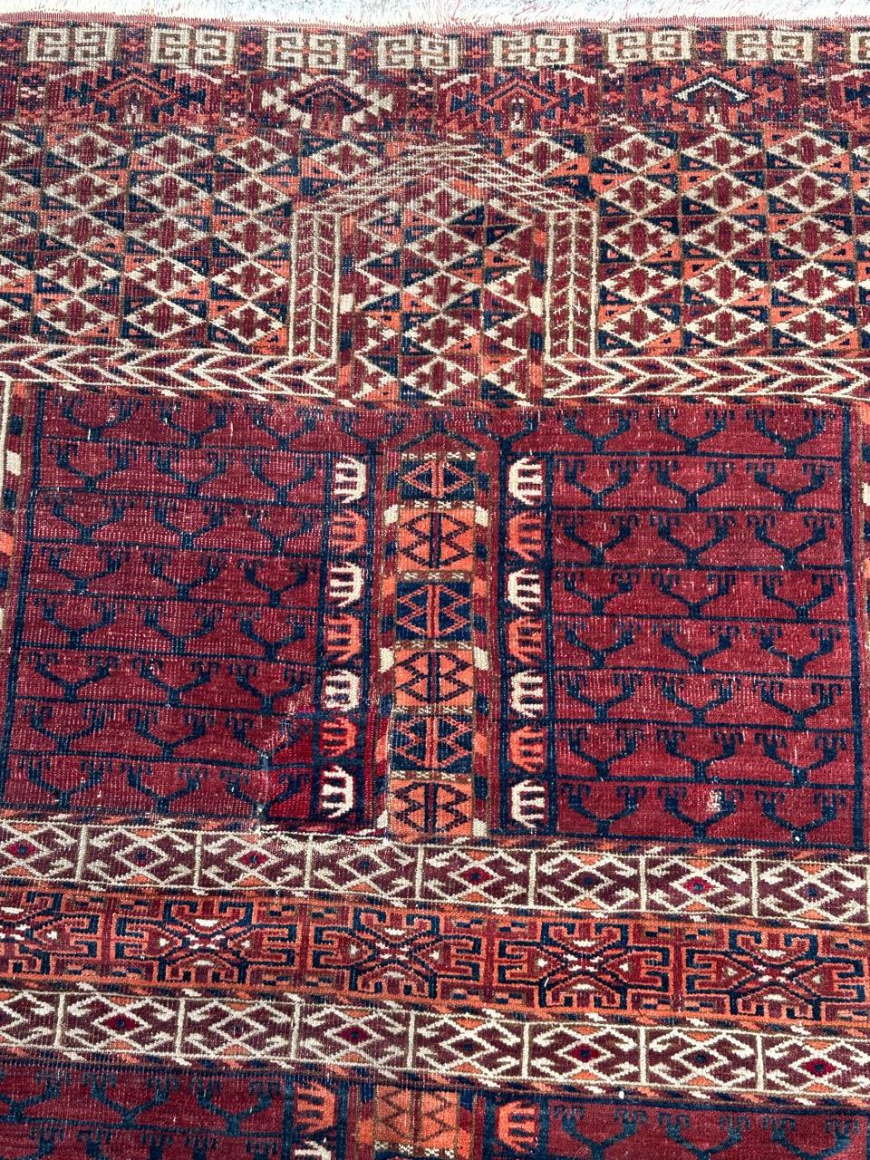 Turkmène Très beau et raffiné tapis carré turc antique en vente