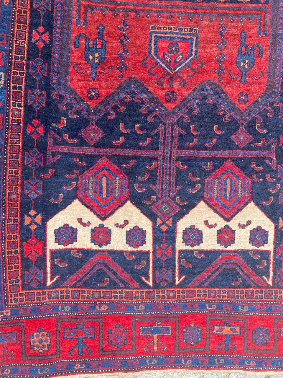 Pretty early 20th century Bijar rug with nice tribal and geometrical design and beautiful natural colors, entirely hand knotted with wool velvet on wool foundation.

✨✨✨
