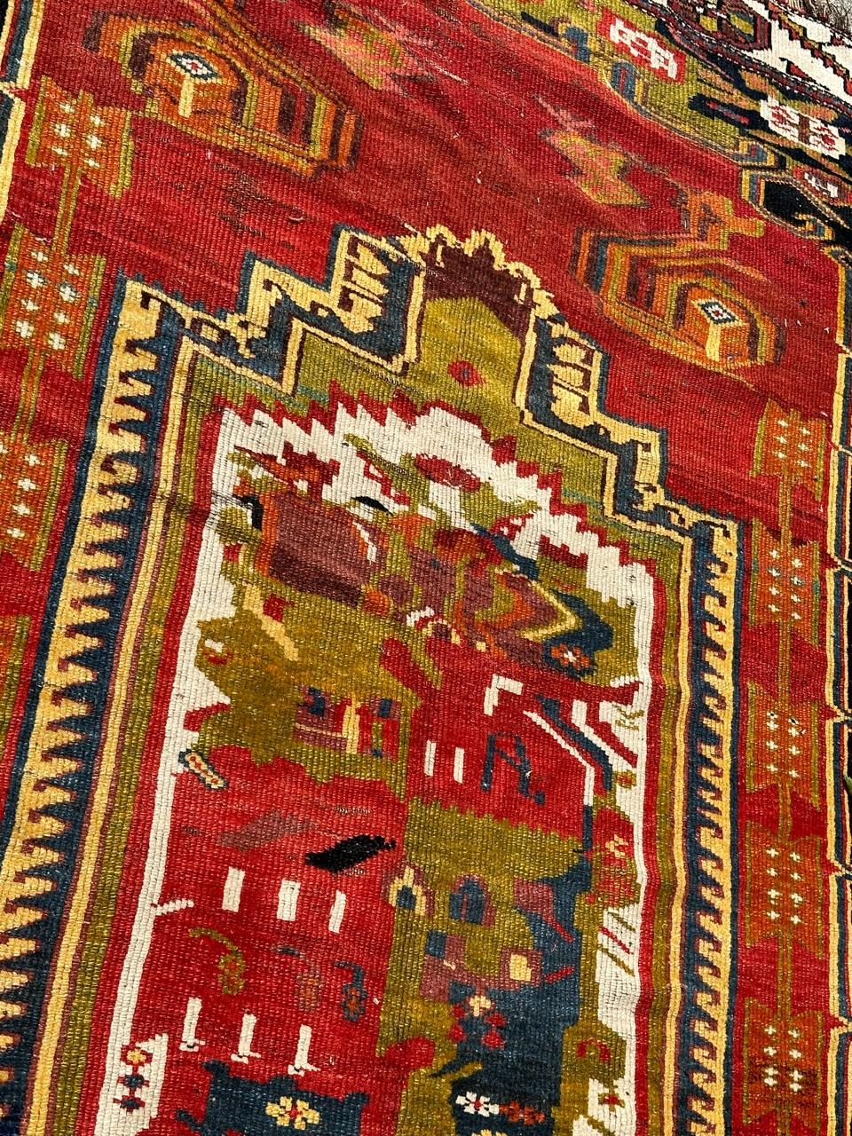 Preciosa alfombra kurda antigua de colores en venta 3