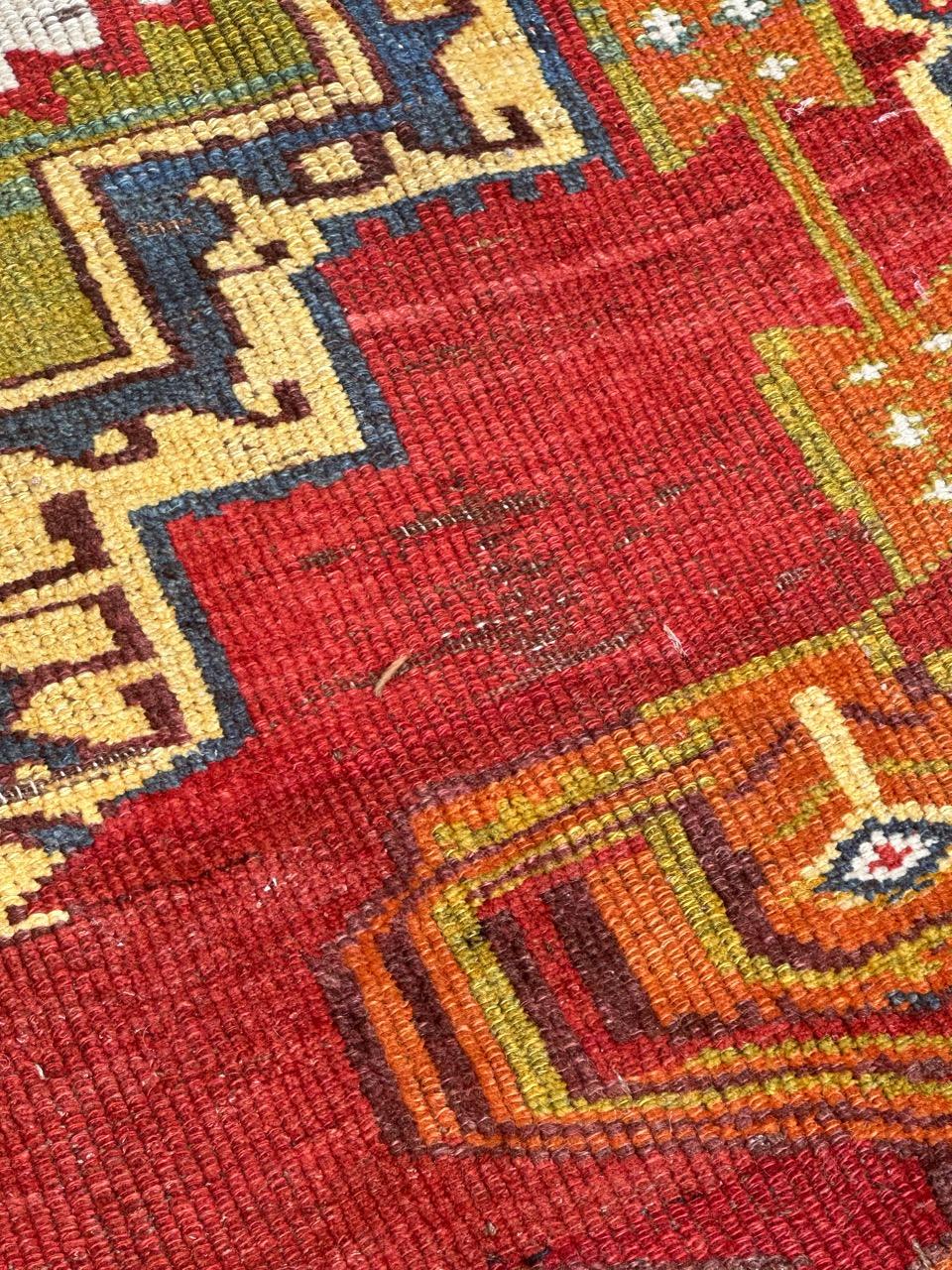 Preciosa alfombra kurda antigua de colores en venta 7