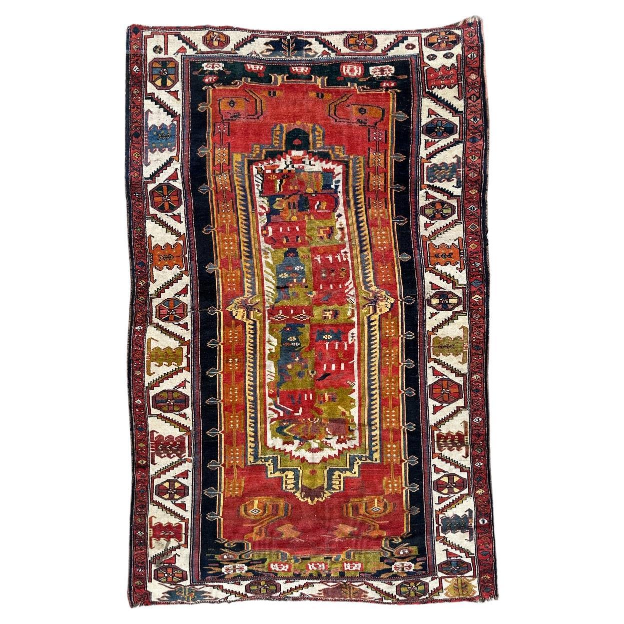 Preciosa alfombra kurda antigua de colores en venta