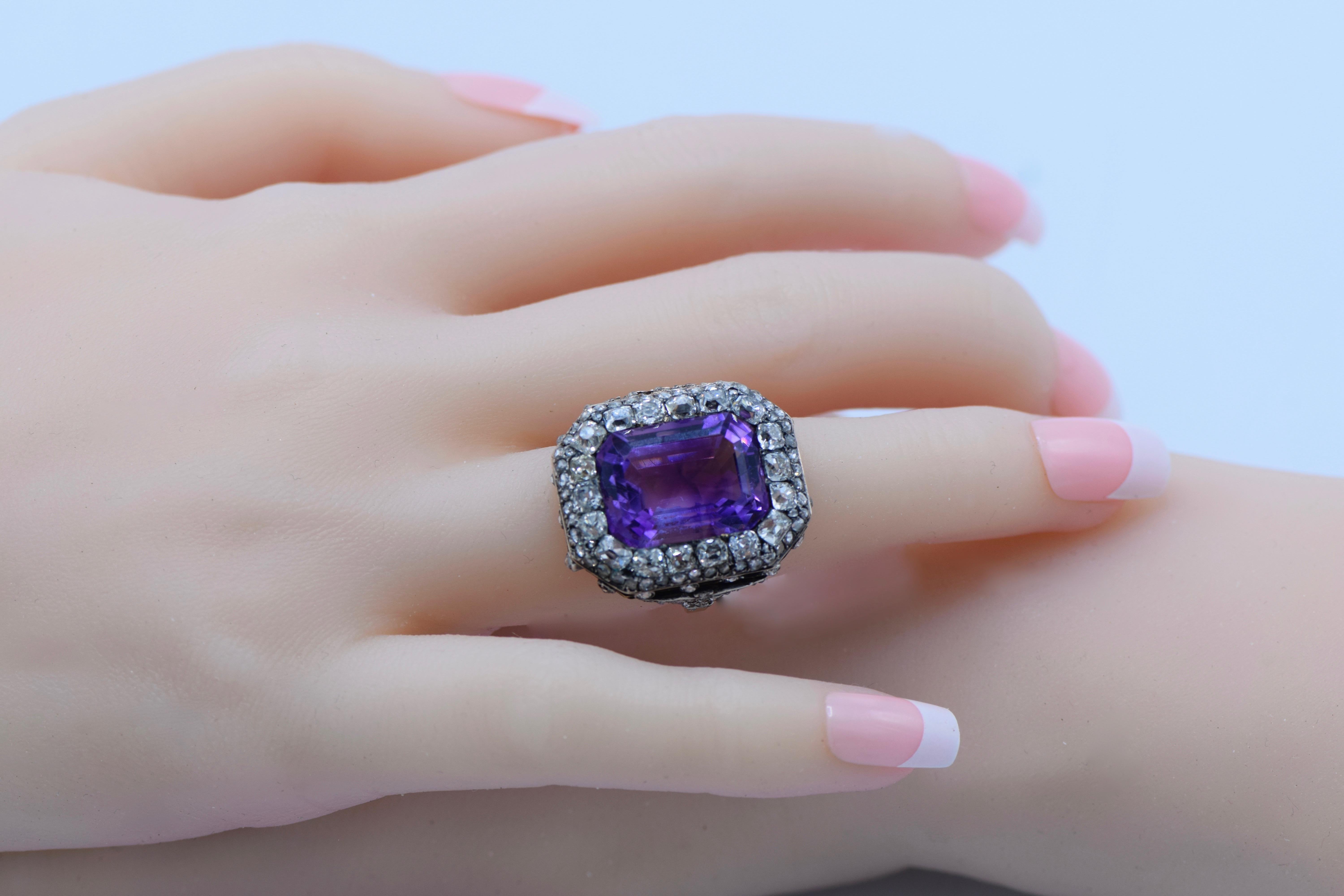 Very Beautiful Antique Diamond, Amethyst, Gold and Silver Ring In Excellent Condition In New York, NY