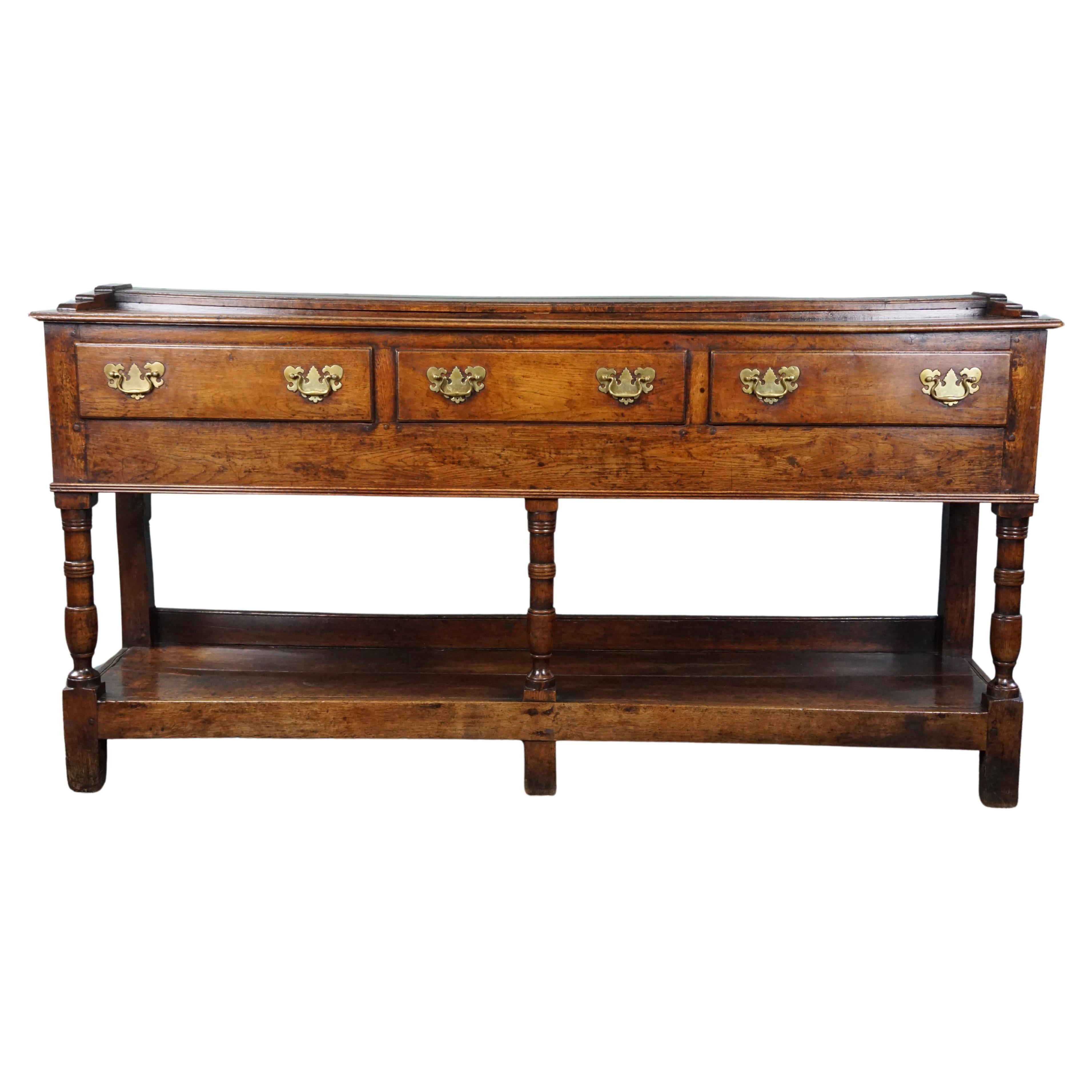 Very beautiful antique English oak dresser, mid-18th century For Sale