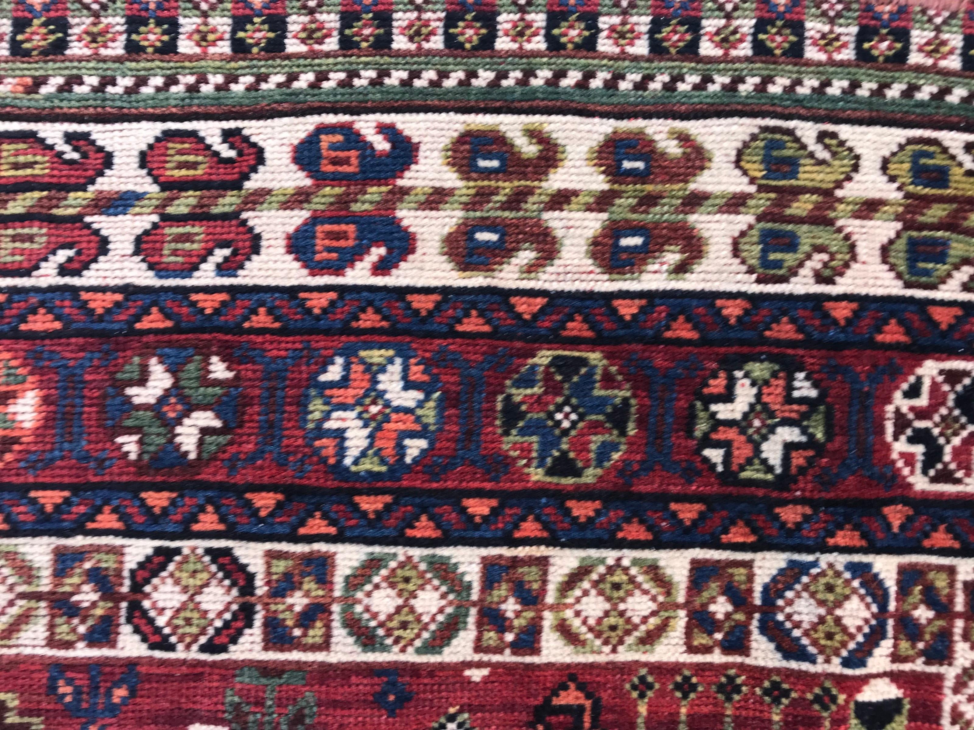 Very Beautiful Antique Ghashghai Rug For Sale 3