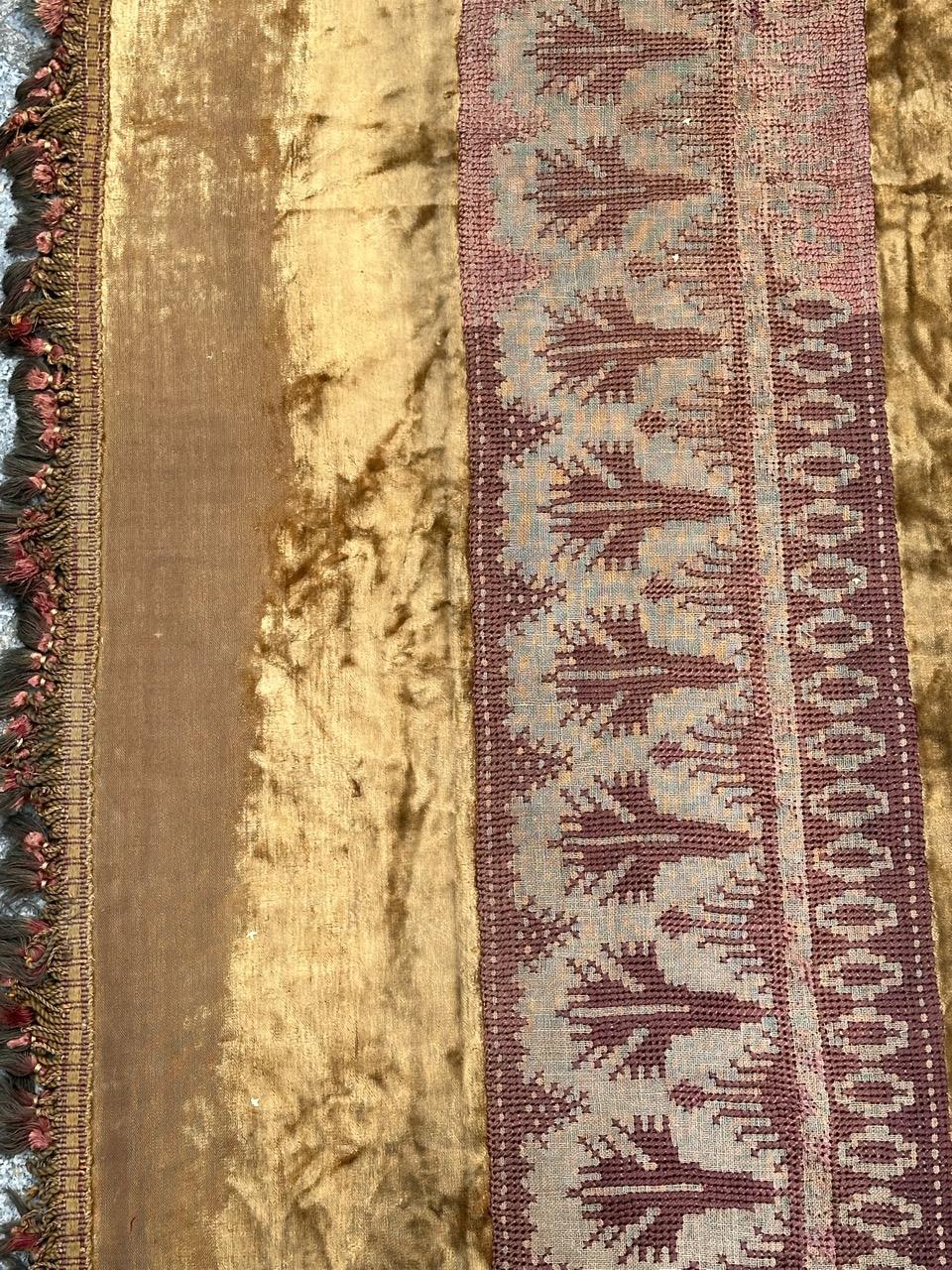 Very Beautiful Antique Pair of silk velvet Curtains For Sale 3