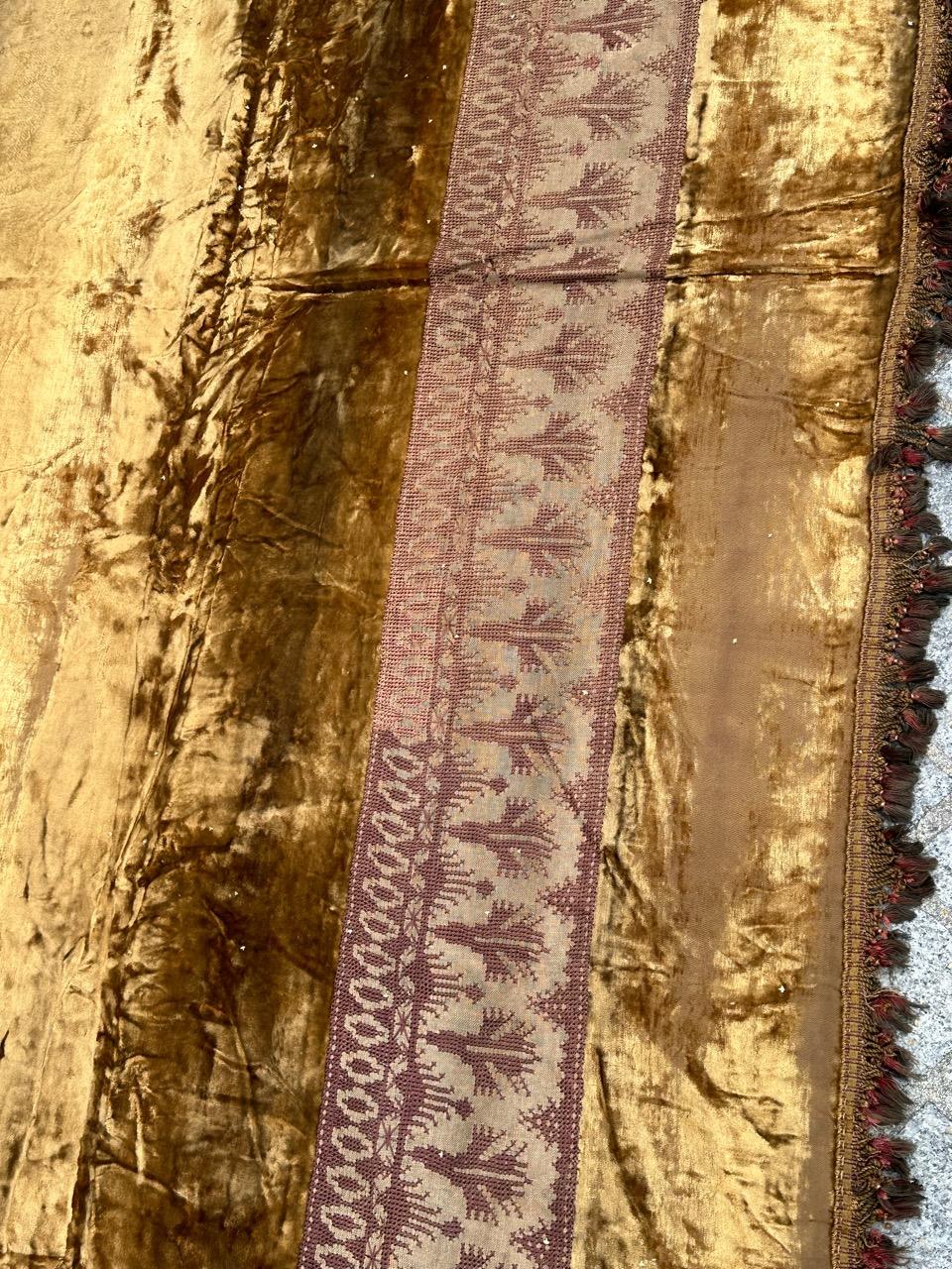 Very Beautiful Antique Pair of silk velvet Curtains For Sale 4