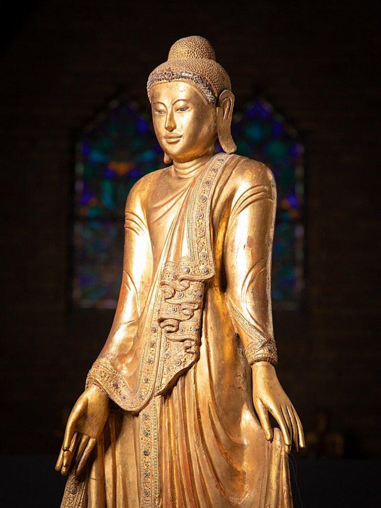 Schöne antike Mandalay-Buddha-Statue aus Holz aus Burma, sehr schöne (19. Jahrhundert) im Angebot
