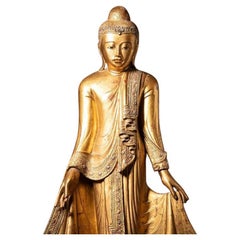 Schöne antike Mandalay-Buddha-Statue aus Holz aus Burma, sehr schöne