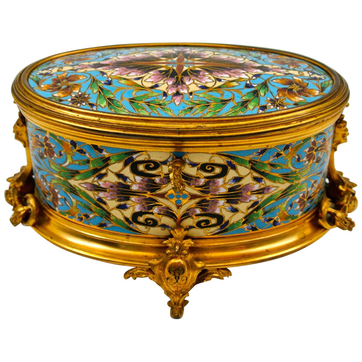 Very Beautiful Box in Gilt and Chiselled Bronze