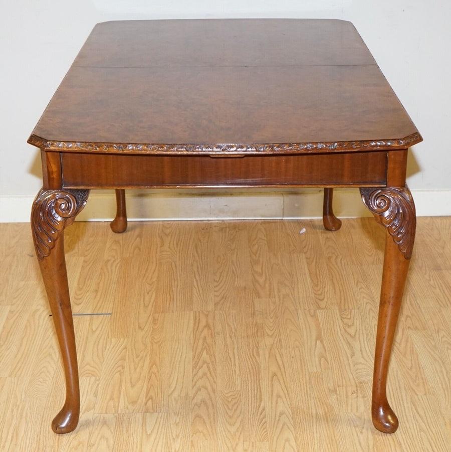 Very Beautiful Burr Walnut Queen Anne Carved Legs Dining Table, circa 1930s For Sale 3