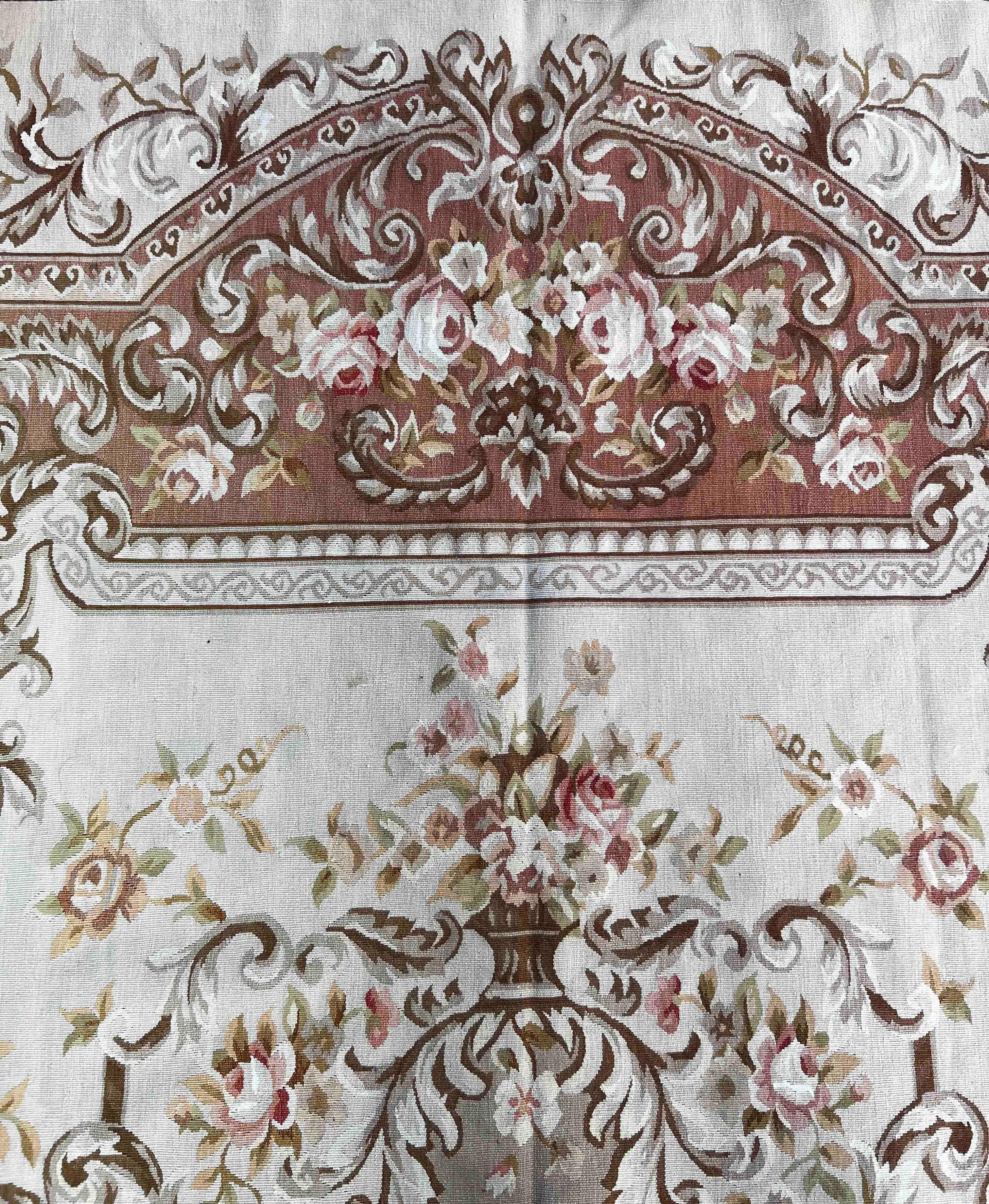 Very Beautiful Carpet Aubusson 20th Century Around 1980, N ° 1203 For Sale 3
