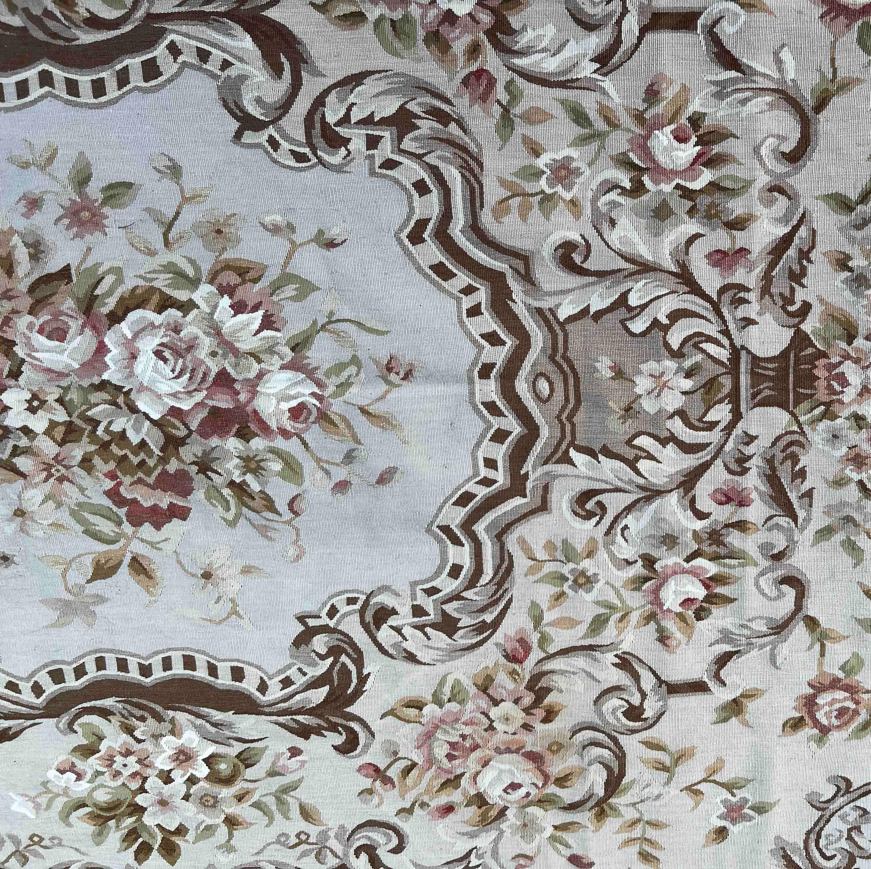 Very Beautiful Carpet Aubusson 20th Century Around 1980, N ° 1203 For Sale 5