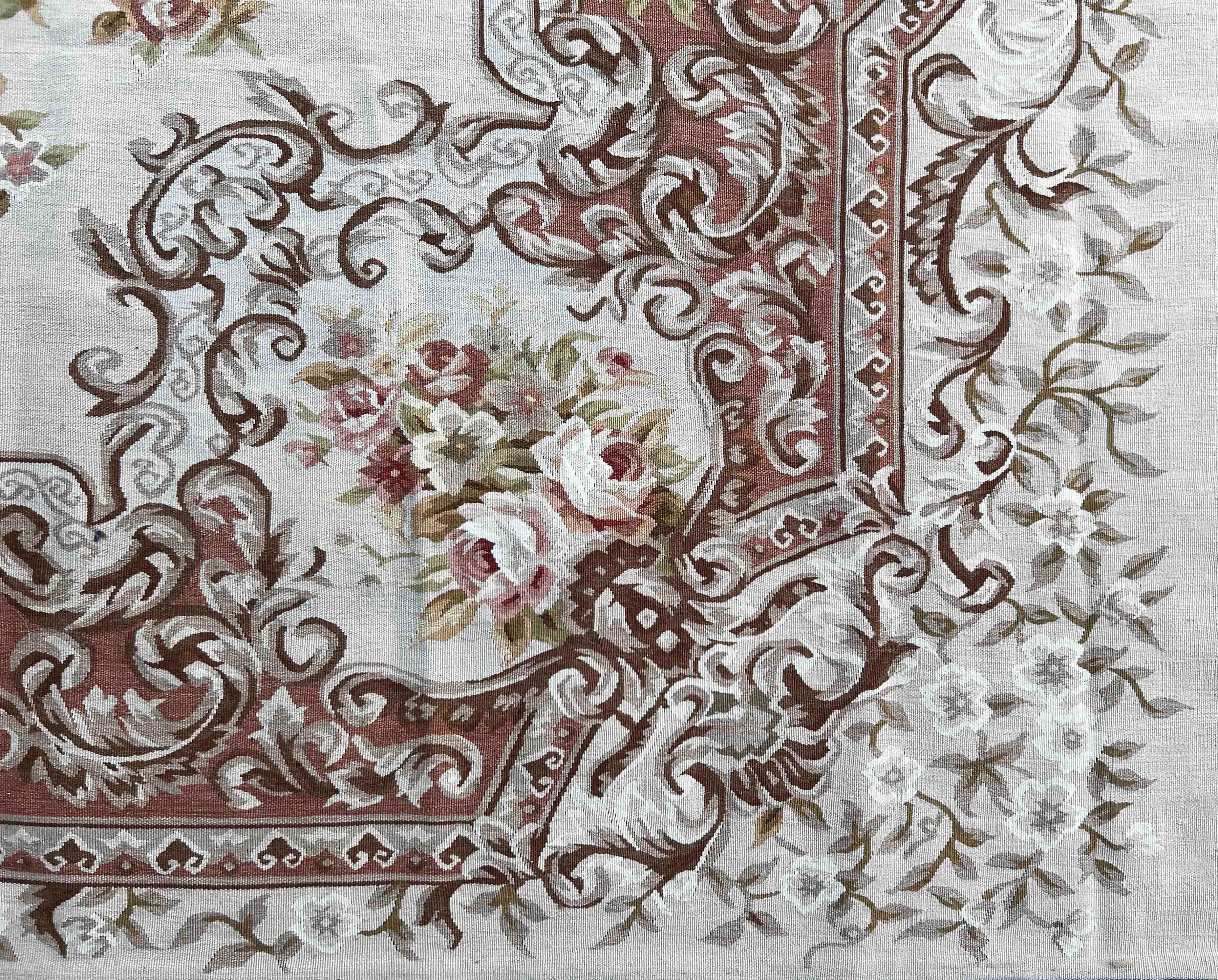 Very Beautiful Carpet Aubusson 20th Century Around 1980, N ° 1203 In Excellent Condition For Sale In Paris, FR