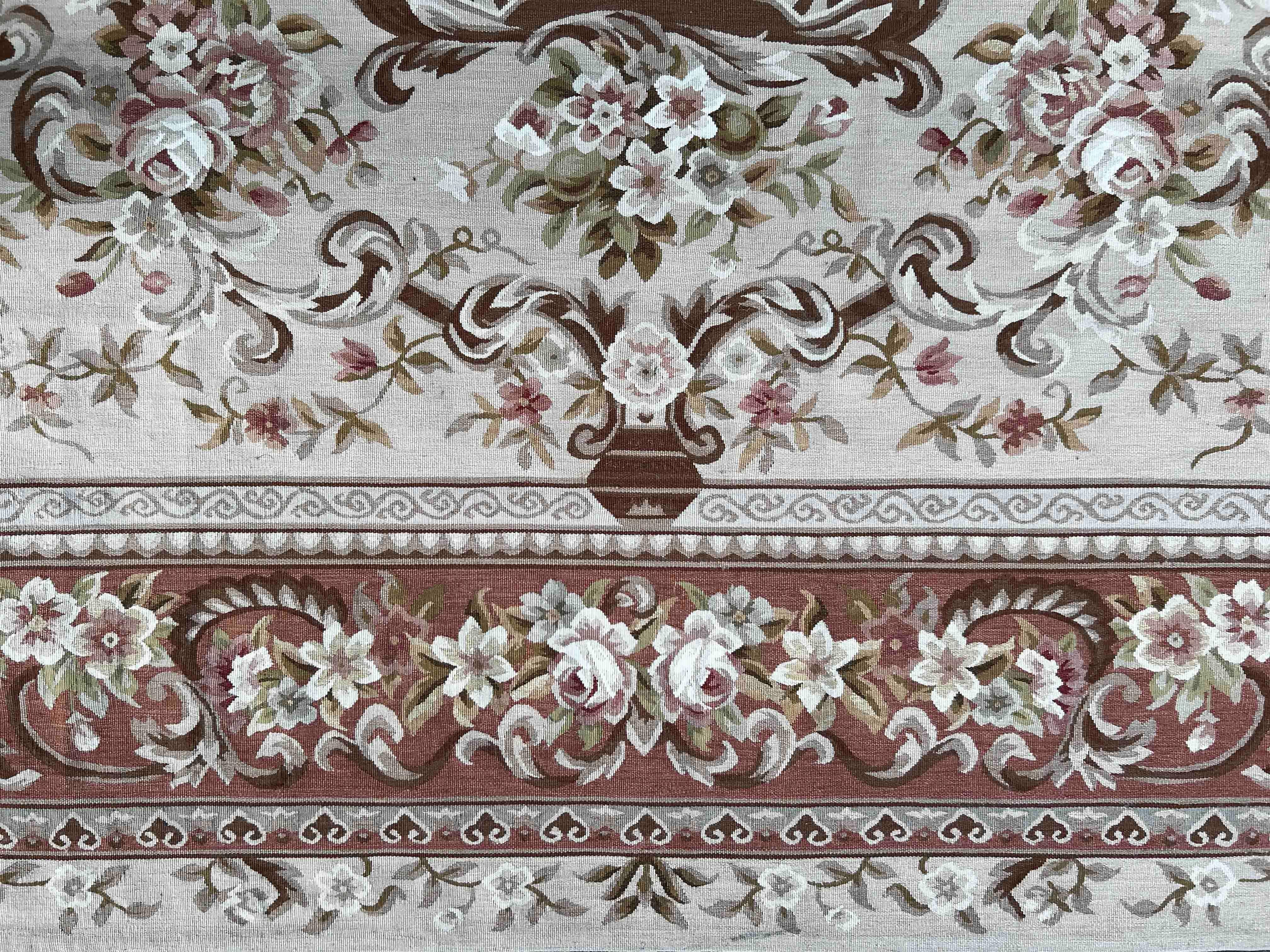 Very Beautiful Carpet Aubusson 20th Century Around 1980, N ° 1203 For Sale 1