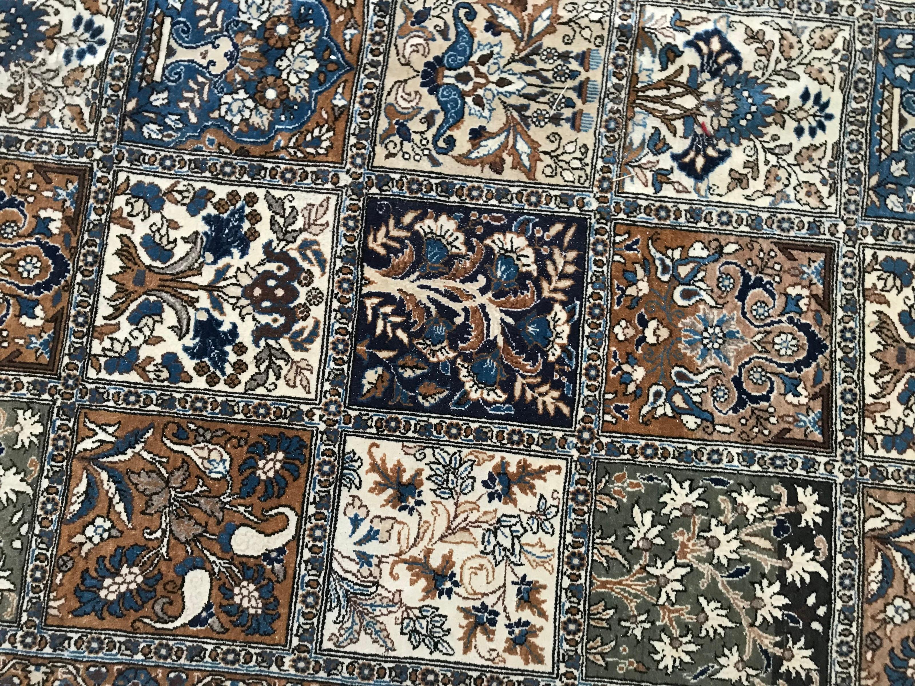 Centrasiatique Très beau tapis vintage de grand format Qom en vente