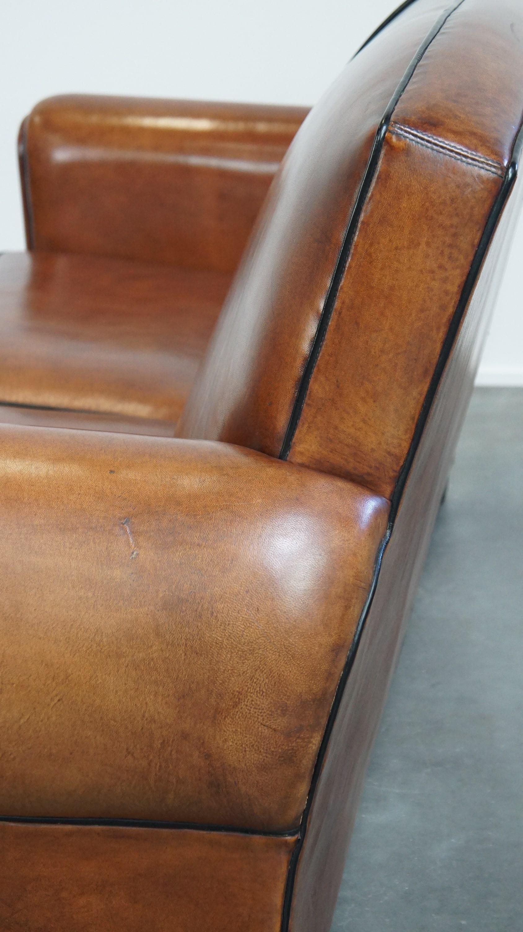 Très beau canapé en cuir de mouton de couleur cognac en bon état en vente 3