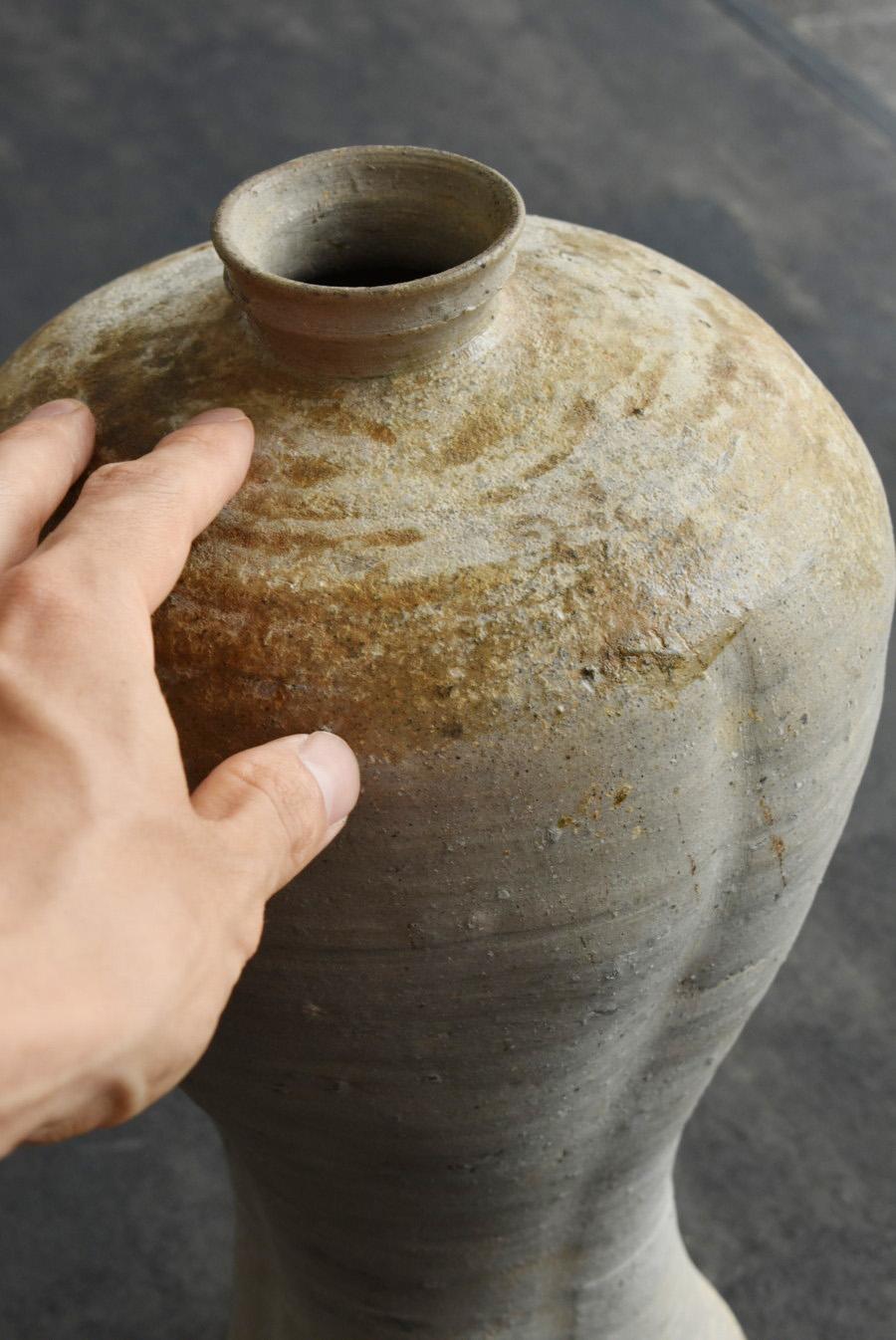 Hand-Crafted Very beautiful Korean antique pottery vase/1000-1200/wabisabi vase