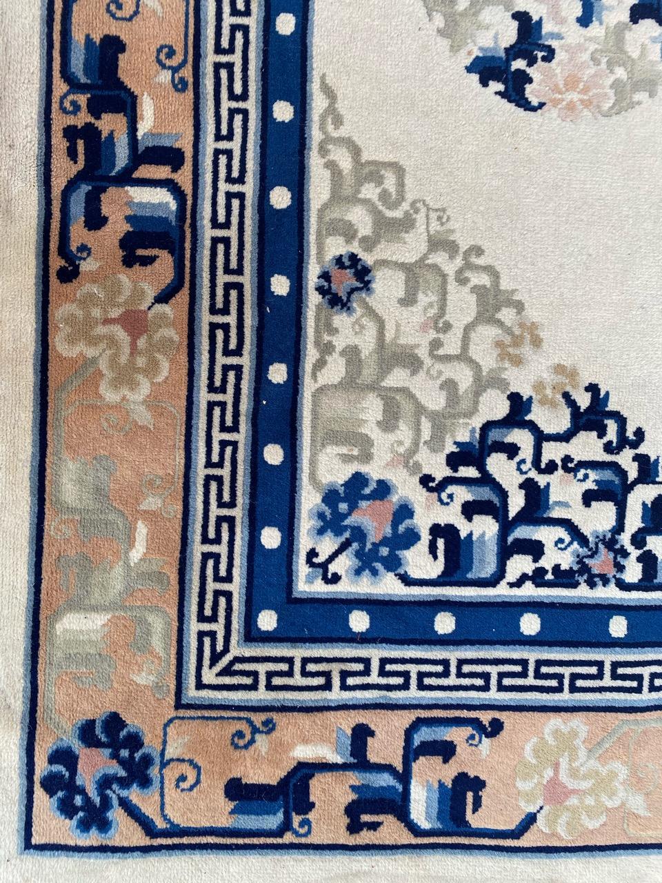 Schöner großer chinesischer Art-déco-Teppich im Vintage-Stil aus Peking (Chinoiserie) im Angebot