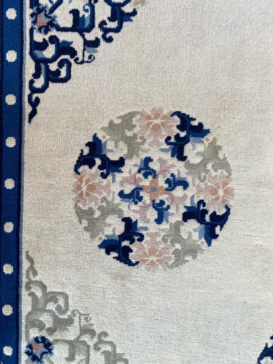 Schöner großer chinesischer Art-déco-Teppich im Vintage-Stil aus Peking (Chinesisch) im Angebot