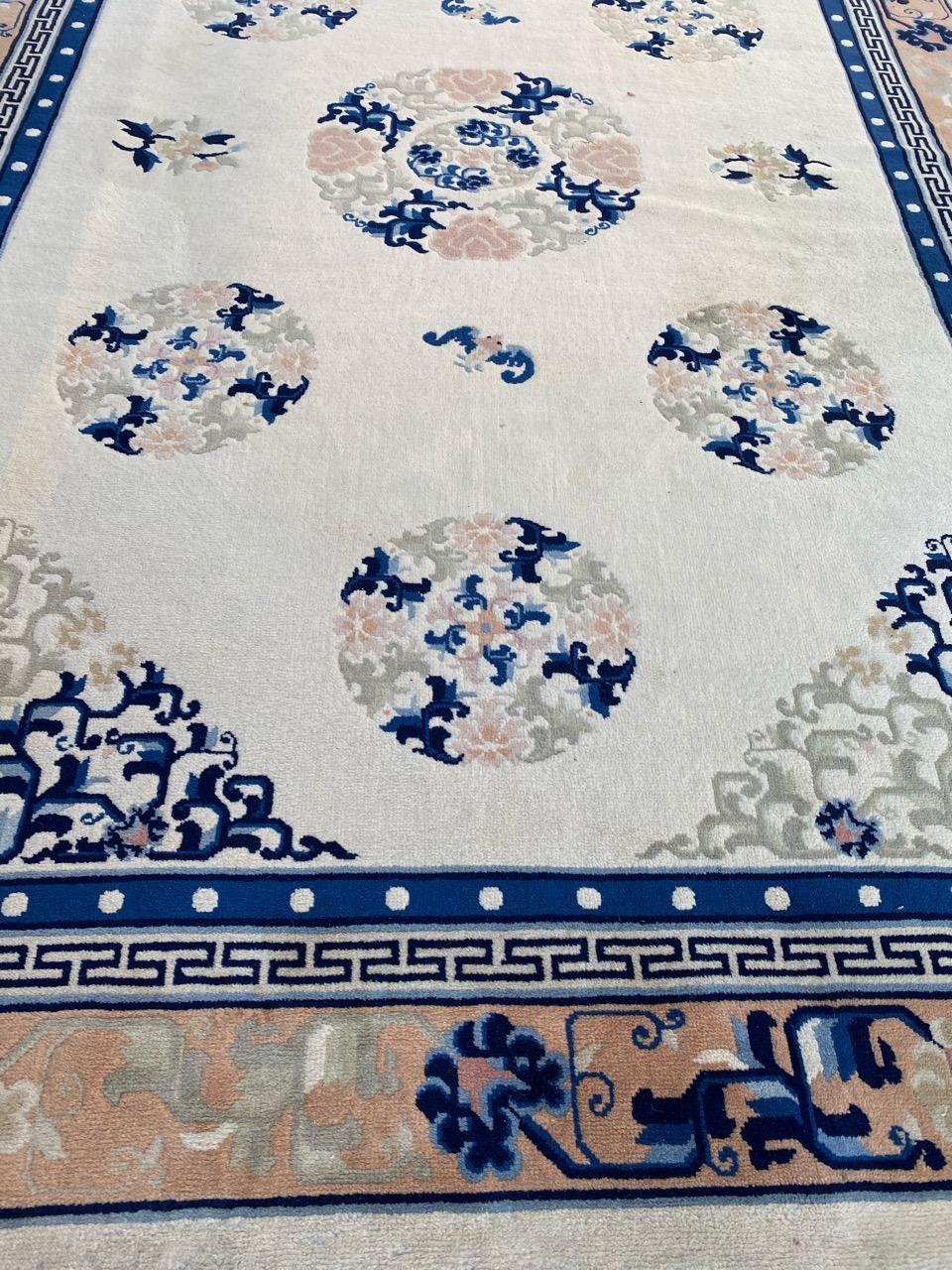 Schöner großer chinesischer Art-déco-Teppich im Vintage-Stil aus Peking (Wolle) im Angebot