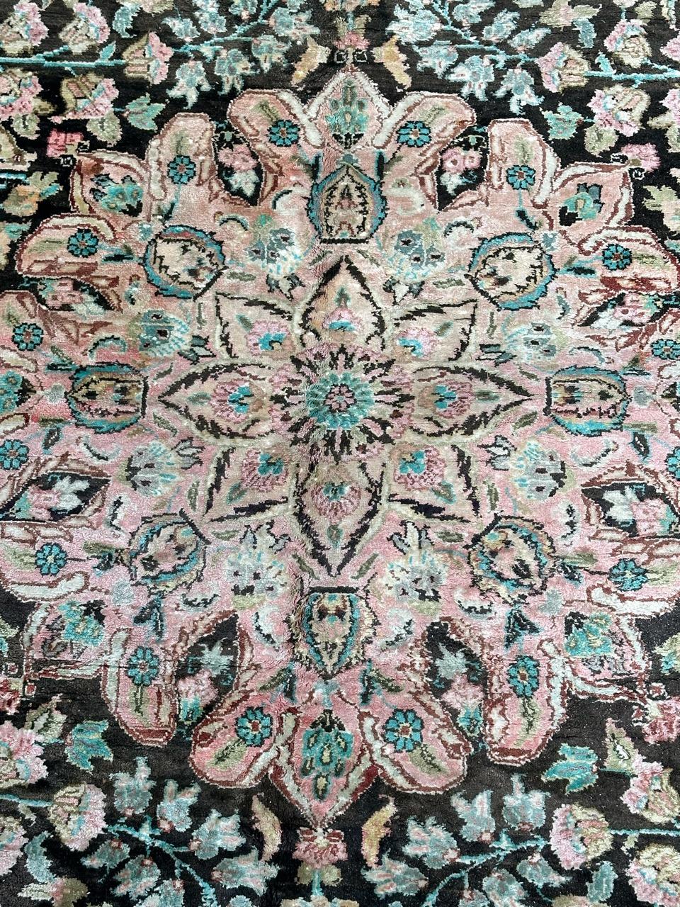 Very beautiful large vintage silk Qom rug In Good Condition For Sale In Saint Ouen, FR