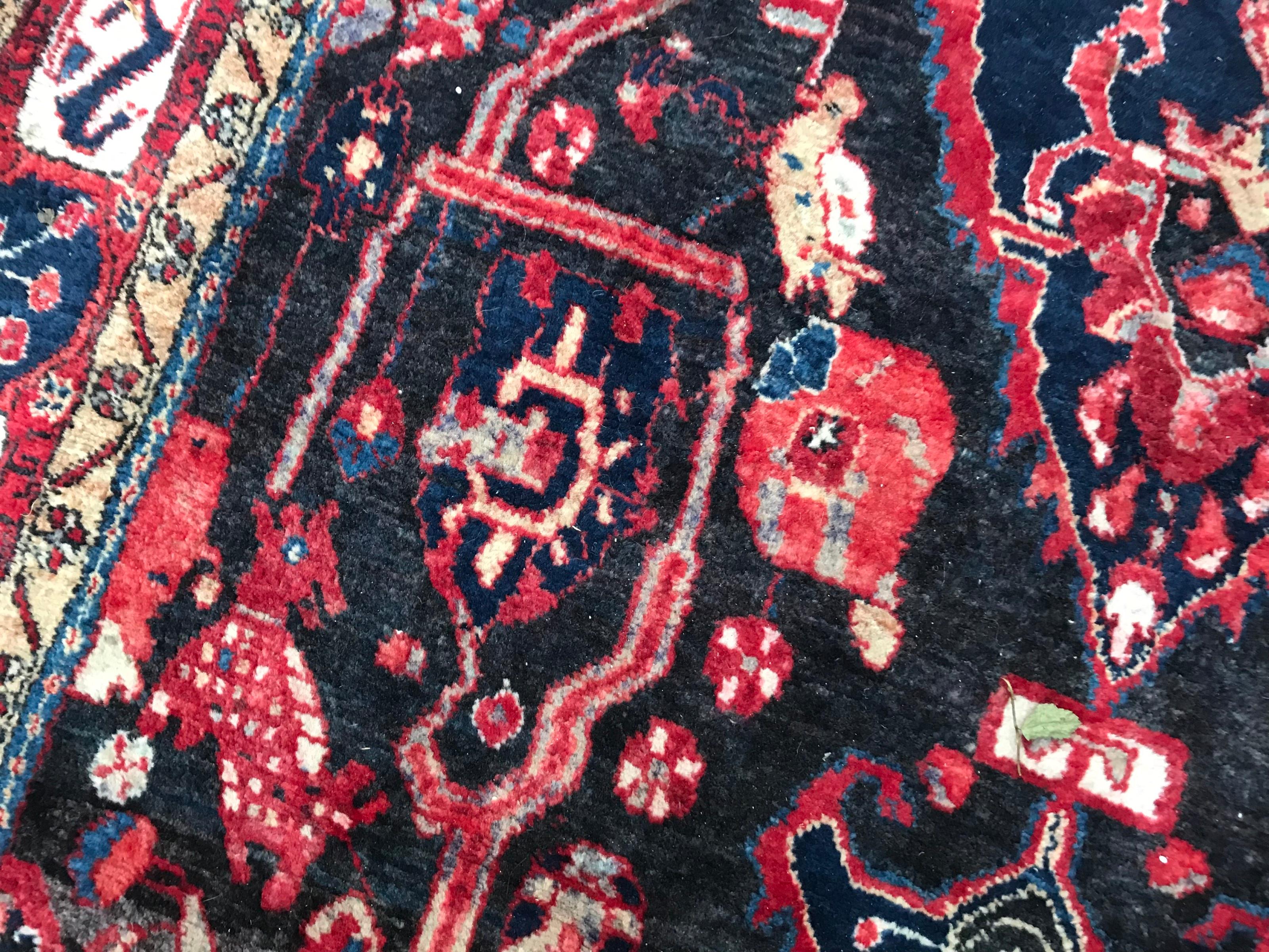Preciosa alfombra kurda de mediados del siglo XX en venta 3