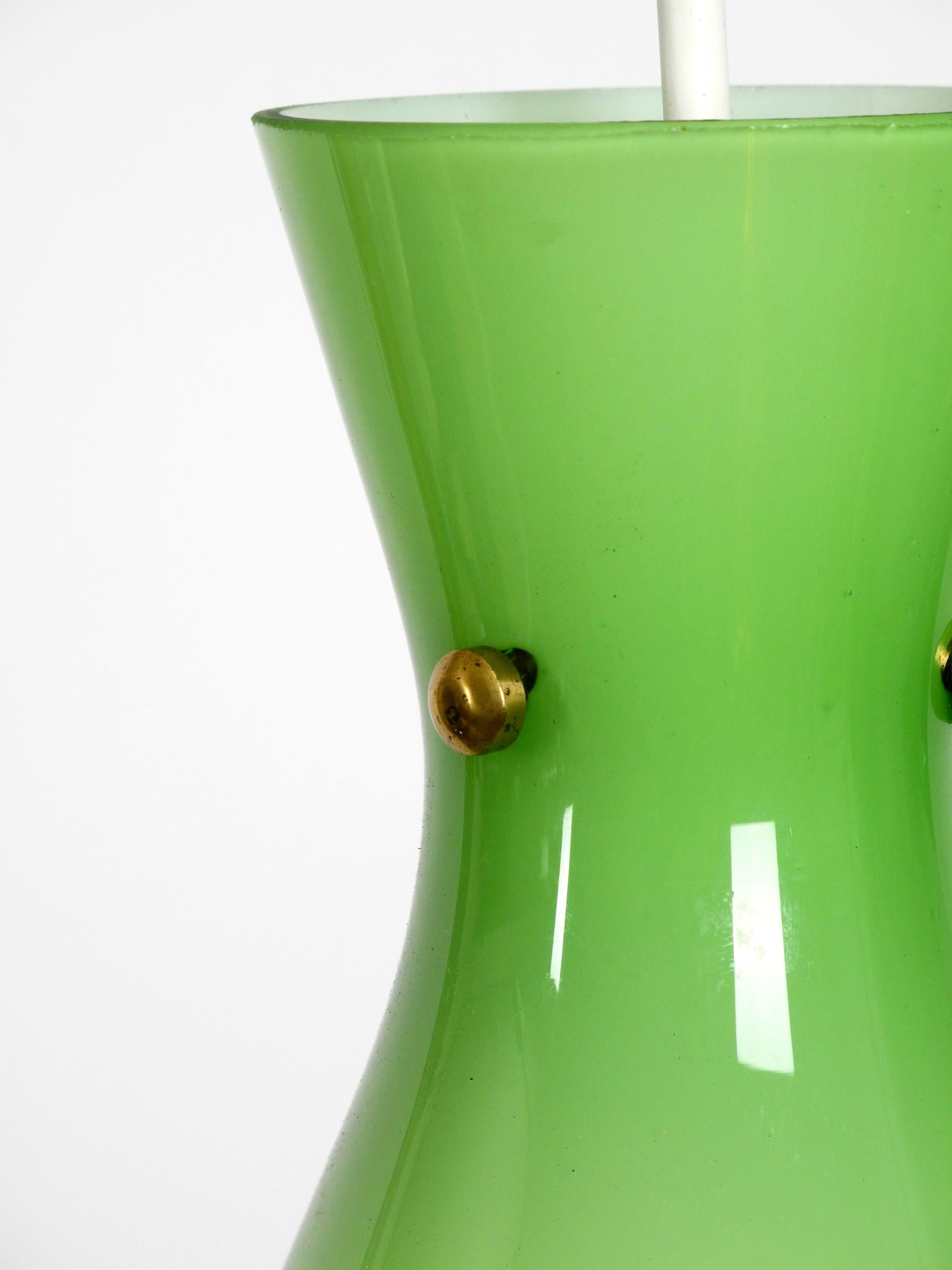 Sehr schöne Mid-Century-Diabolo-Hängelampe aus geflochtenem Glas in Grün im Angebot 7