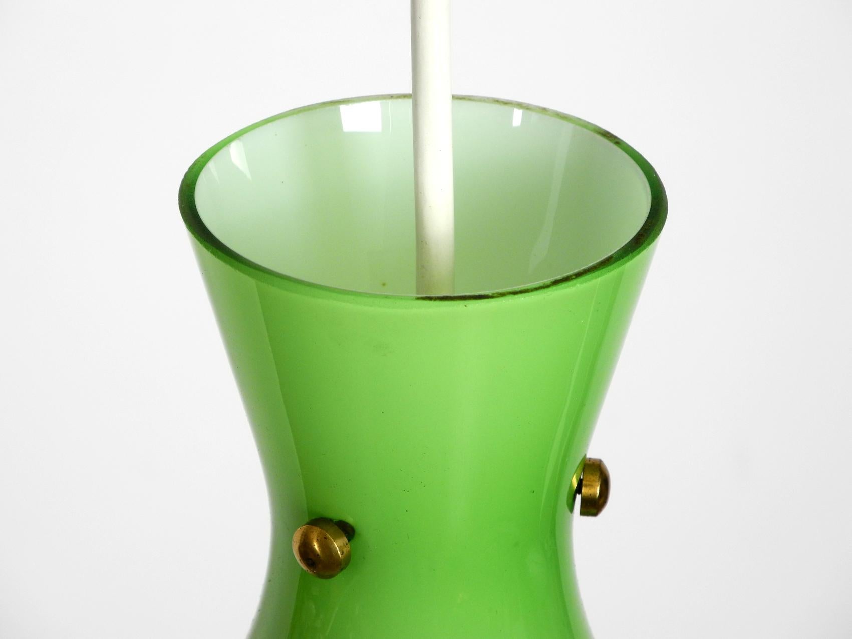 Sehr schöne Mid-Century-Diabolo-Hängelampe aus geflochtenem Glas in Grün im Angebot 2