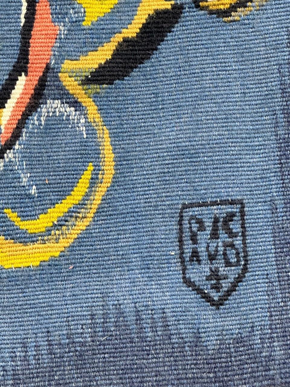 Wir stellen einen atemberaubenden Aubusson-Wandteppich aus der Mitte des Jahrhunderts vor  französischer maler (jacques pinon 1927-2018) & gewebt in den werkstätten von raymond picard in aubusson 

Wir freuen uns, Ihnen diesen exquisiten Wandteppich