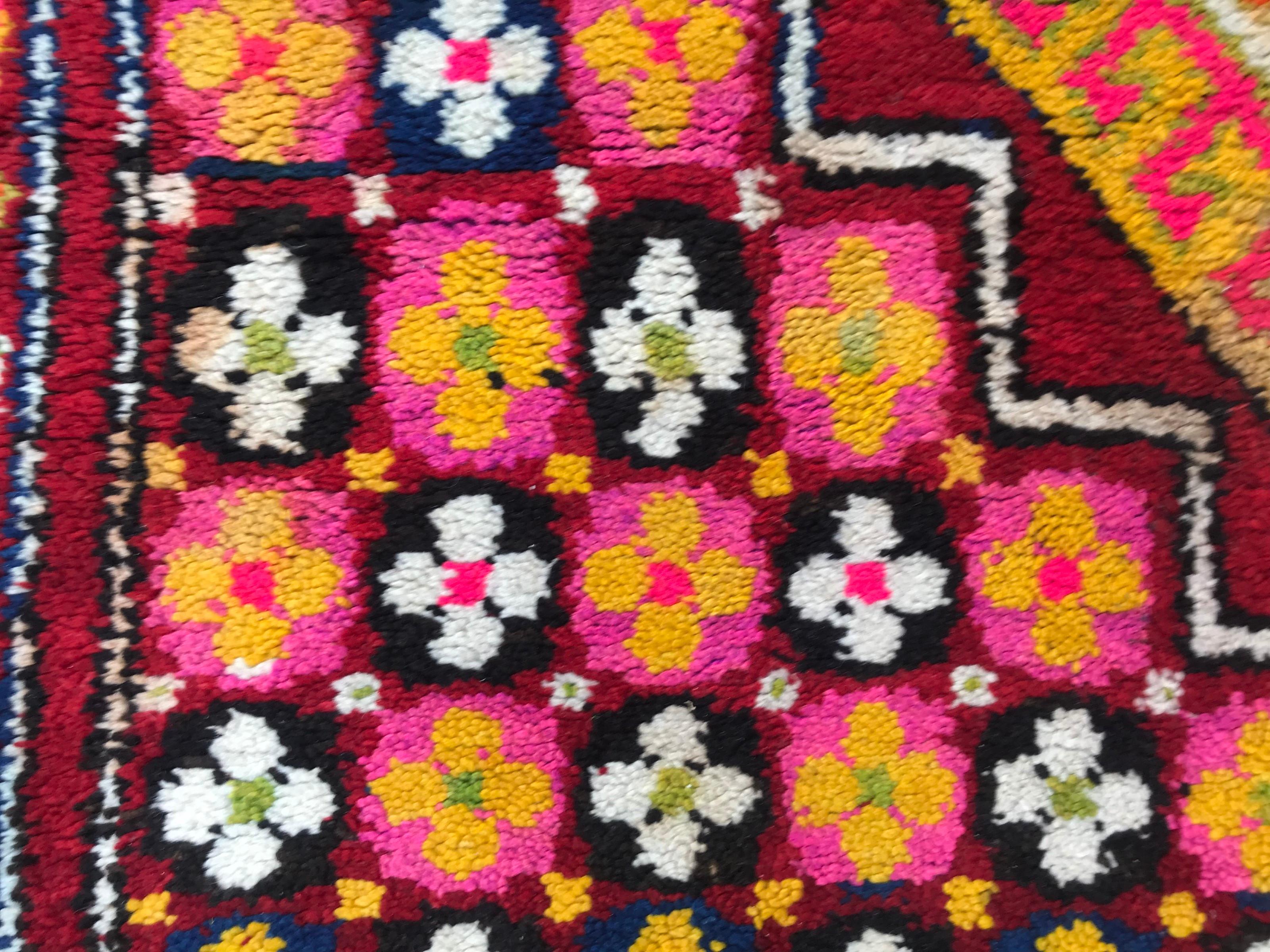 Bobyrug's Very Beautiful Moroccan Berbere Colorful Rug im Angebot 4