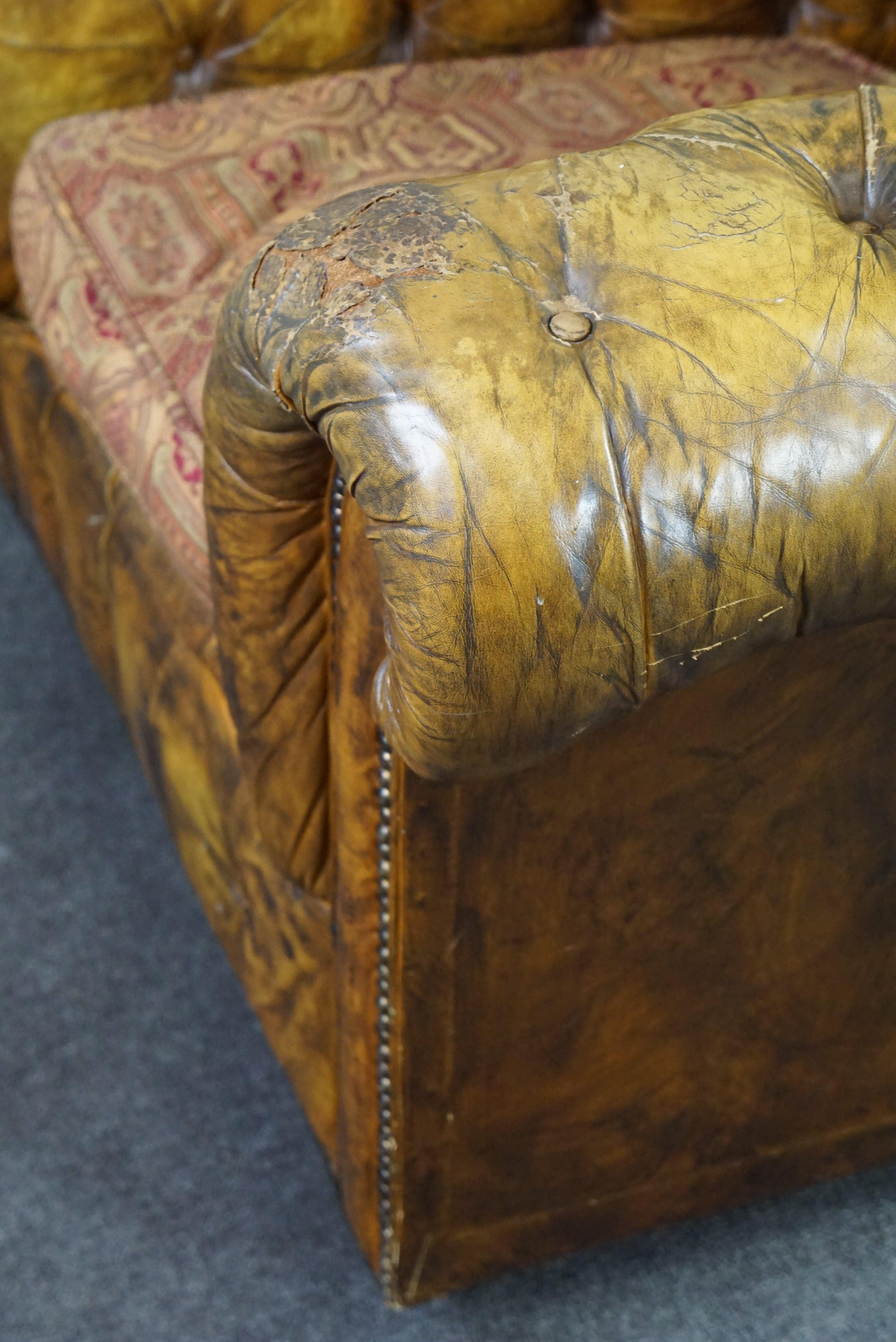 Very beautiful old Chesterfield armchair full of patina For Sale 5