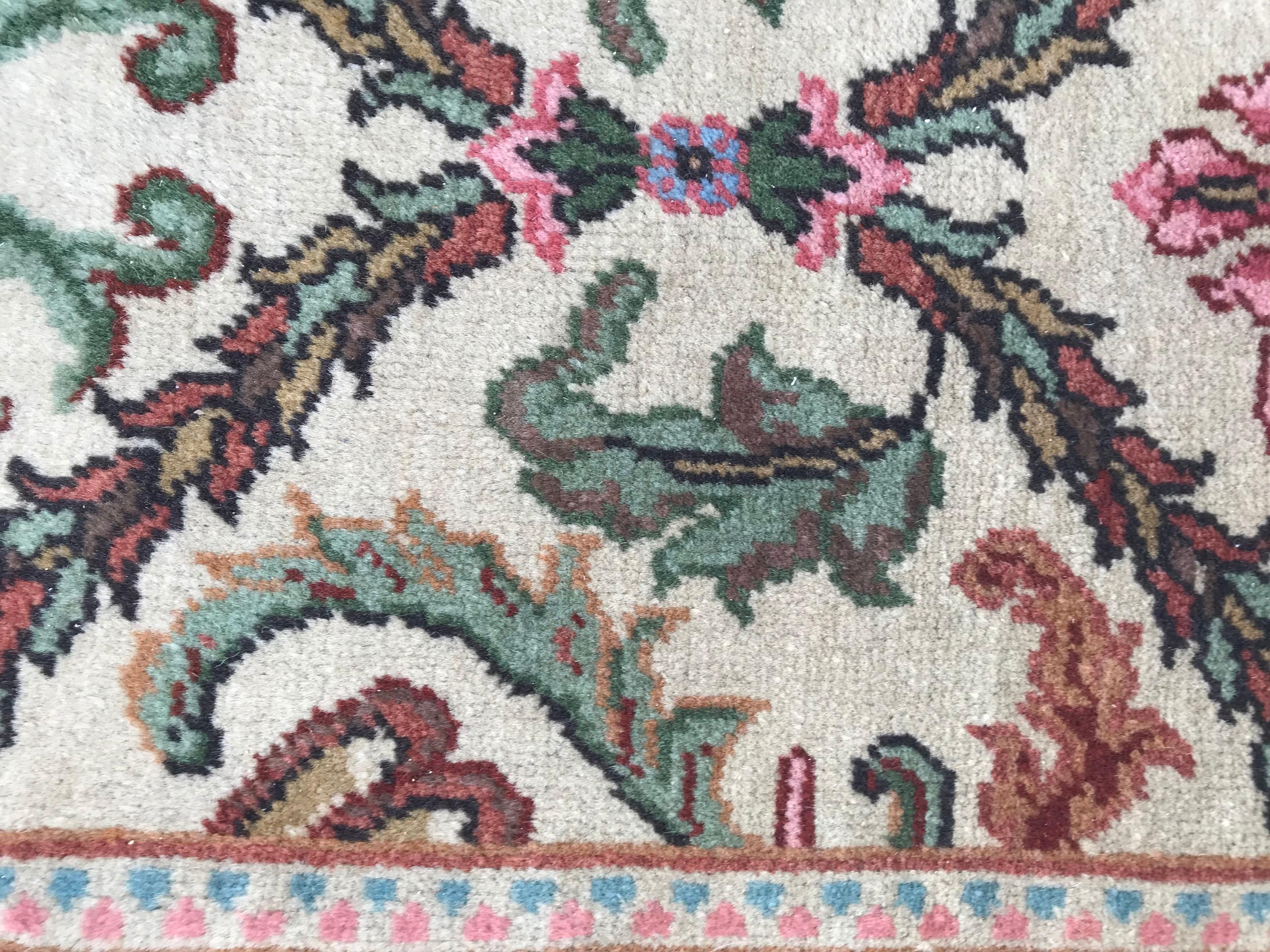 Très beau tapis décoratif vintage de Transylvanie de Bobyrug en vente 2