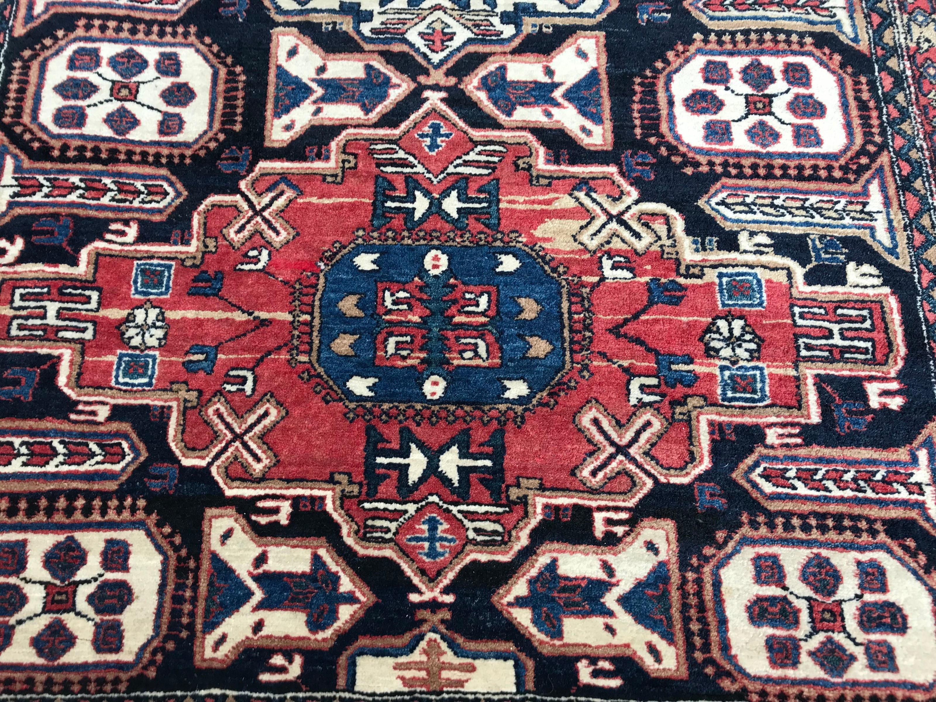Kazakh Bobyrug's Very Beautiful Vintage Fine Caucasian Chirwan Rug (Très beau tapis caucasien vintage en chirwan) en vente