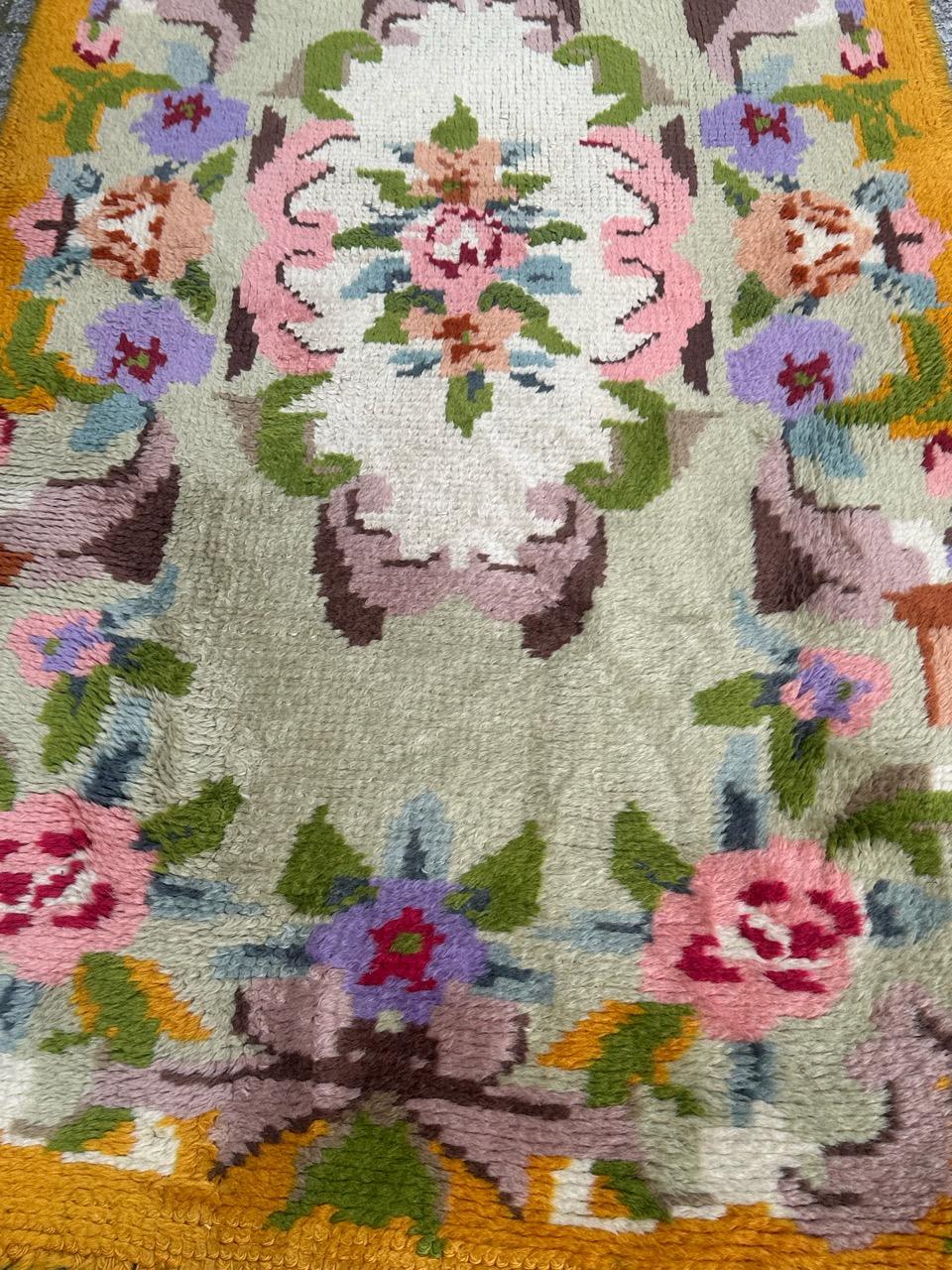 Very beautiful vintage French Cogolin rug Aubusson design In Good Condition For Sale In Saint Ouen, FR