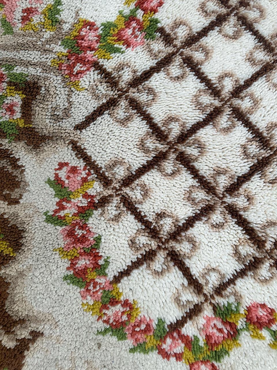 Sehr schöner französischer Cogolin-Teppich im Aubusson-Design, Vintage (Handgeknüpft) im Angebot