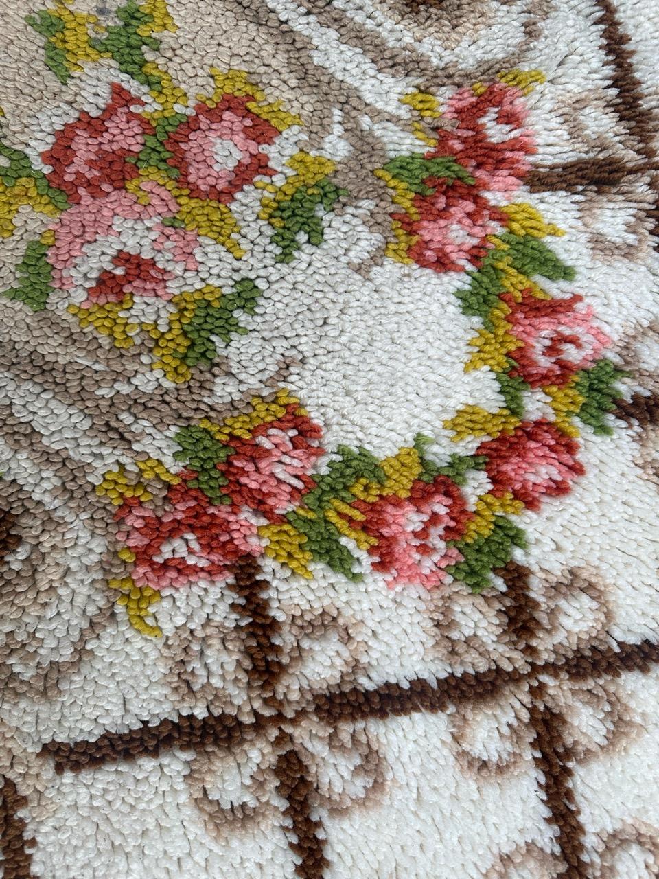 Sehr schöner französischer Cogolin-Teppich im Aubusson-Design, Vintage (Wolle) im Angebot