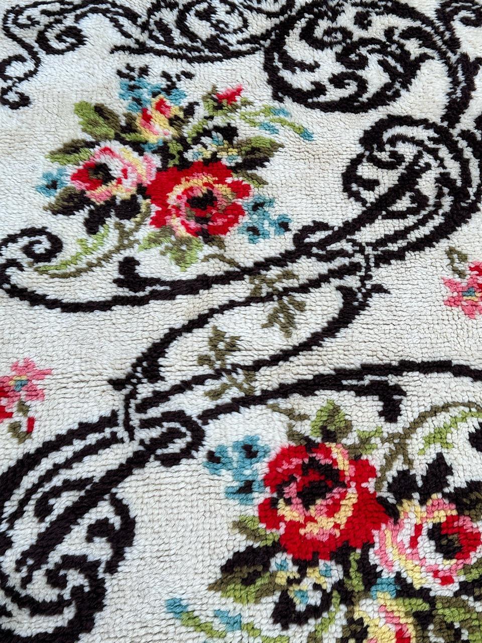 Bobyrug’s Very beautiful vintage French Cogolin rug For Sale 2