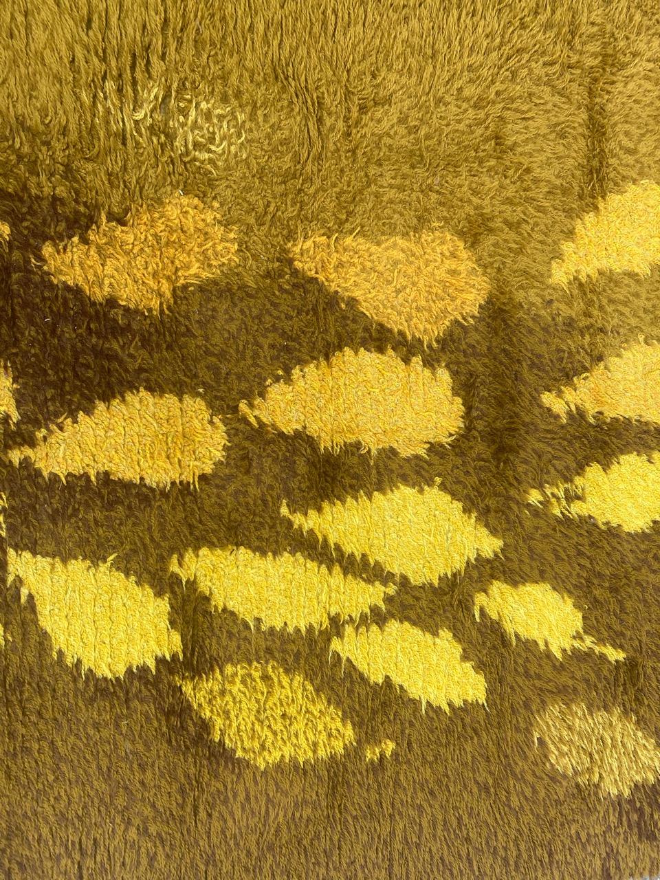 Sehr schöner skandinavischer Vintage-Teppich (Skandinavisch) im Angebot