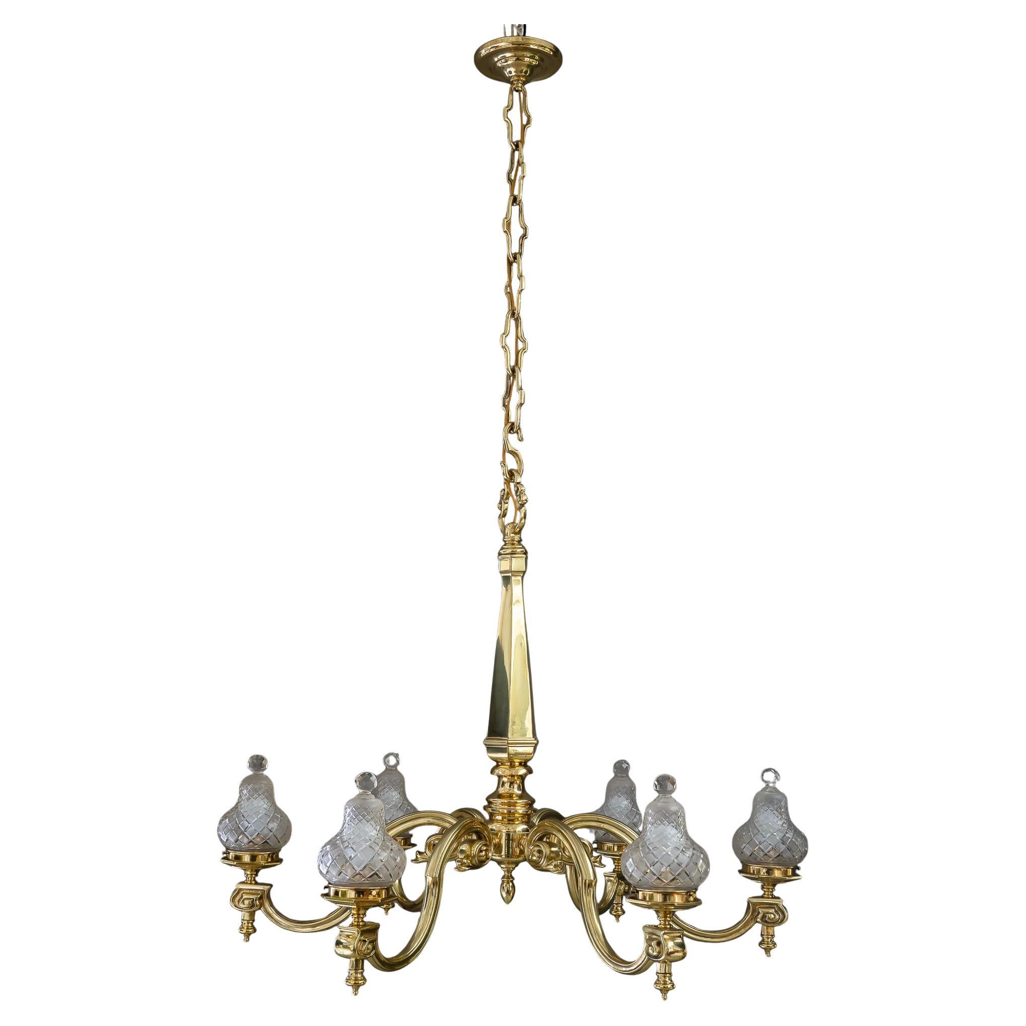 Sehr großer Art-Déco-Kronleuchter mit original geschliffenen Glasschirmen Vienna um 1920 im Angebot