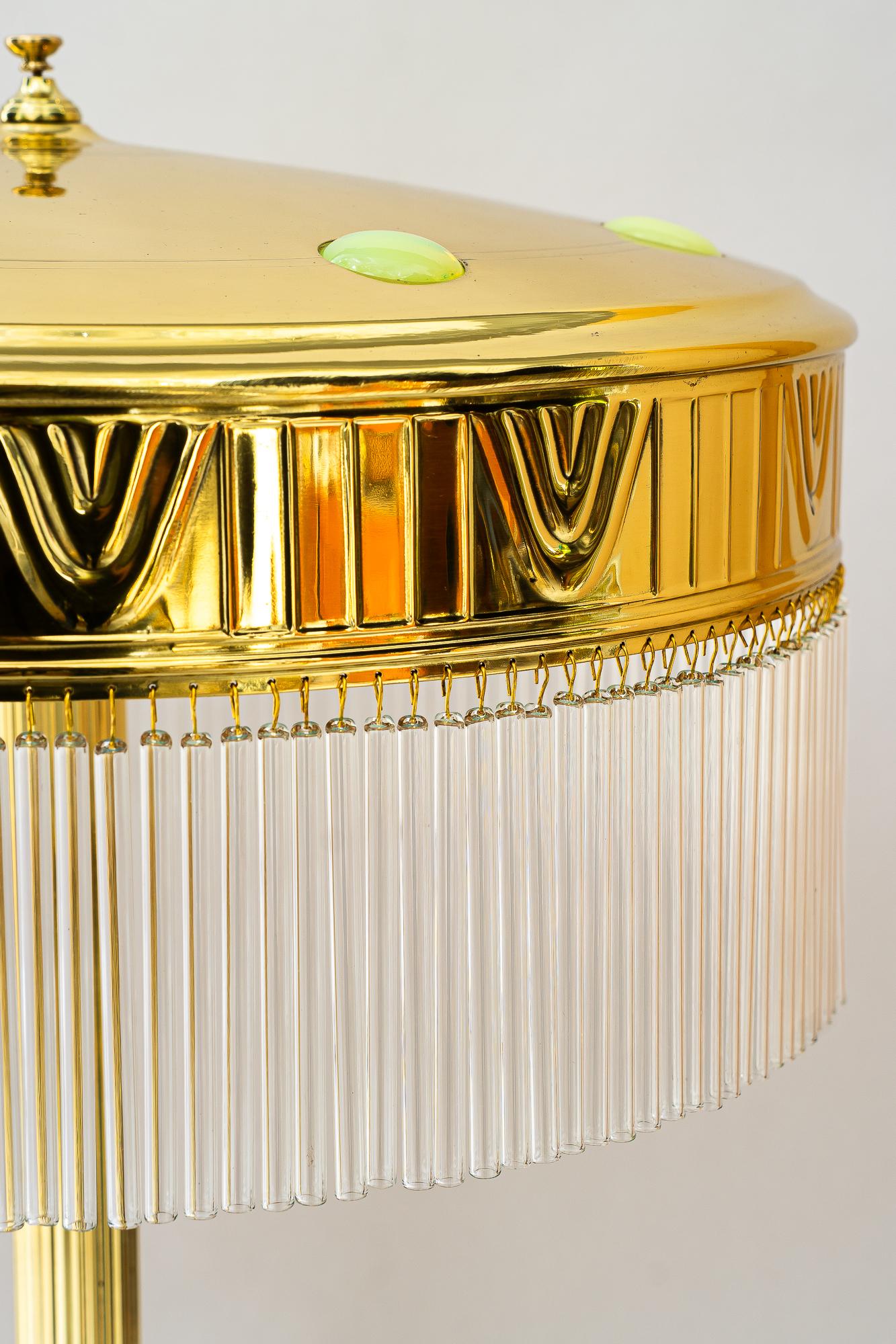 Autrichien Très grande lampe de table art déco avec verre opalin et Sticks vienne années 1920 en vente