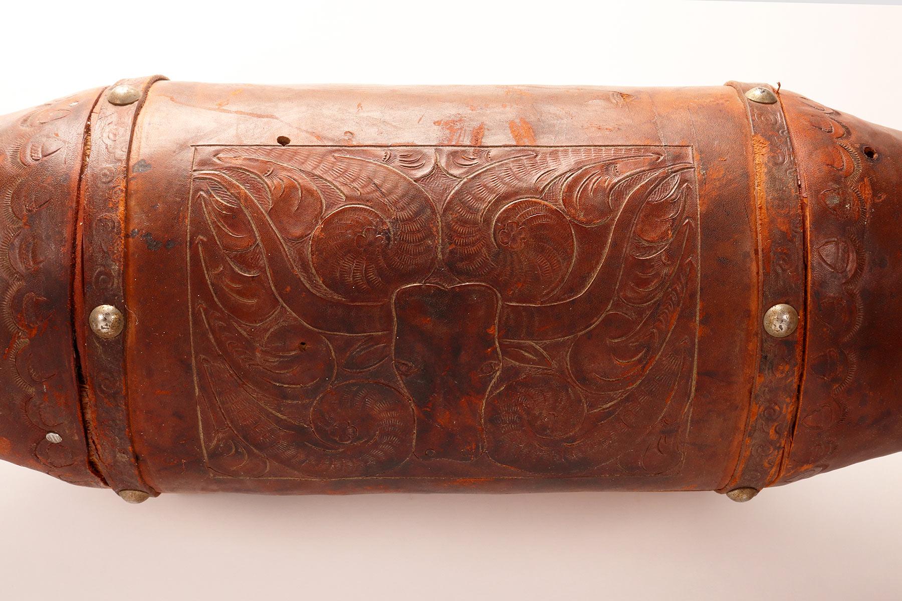 Très grandes cornes de bovins, Amérindien, Stanta Fè, NM, 1860. Bon état - En vente à Milan, IT