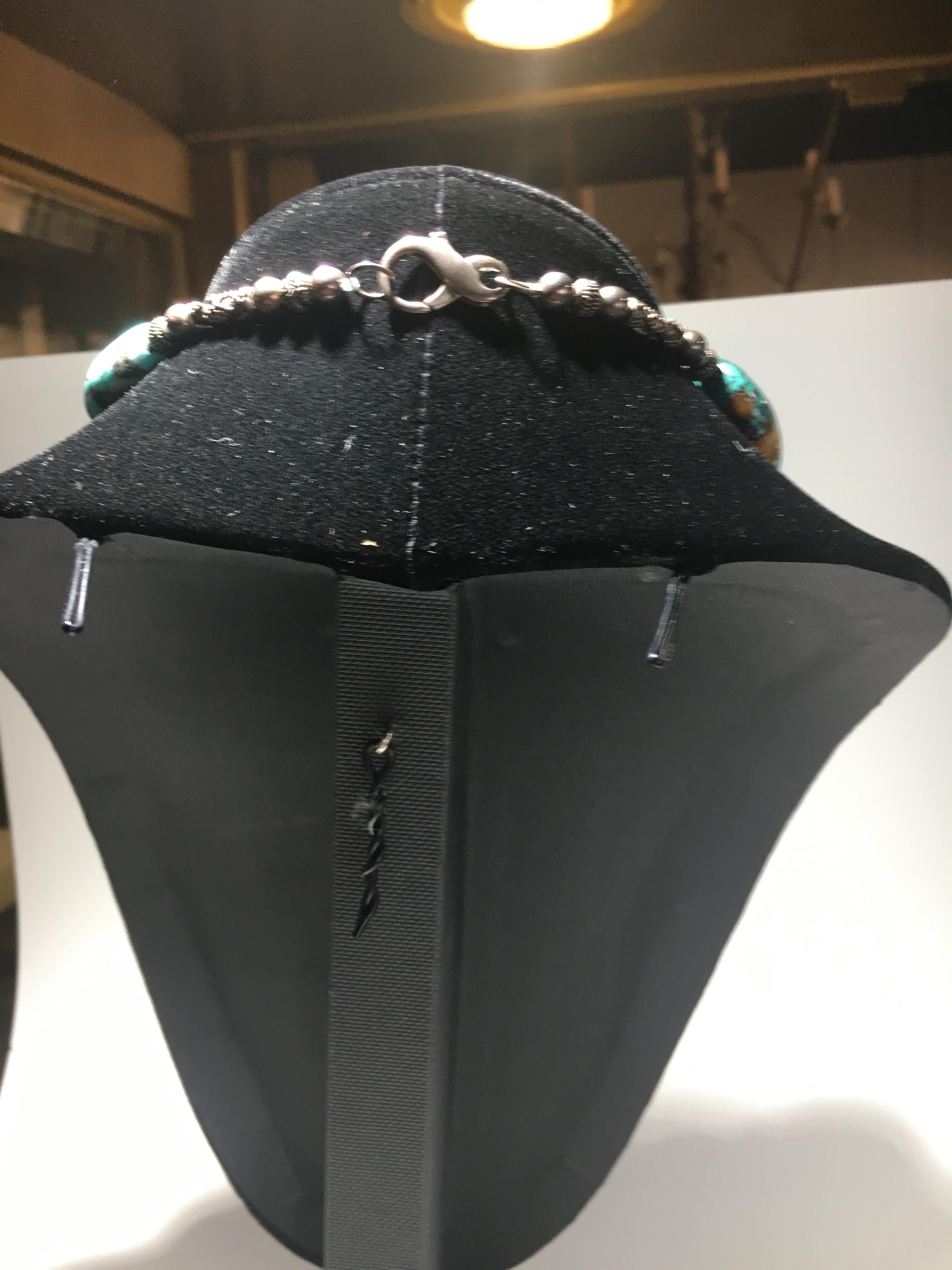 Sehr kühne klobige Türkis-Halskette.  Iris Apfel-Stil (Klassisch-griechisch) im Angebot