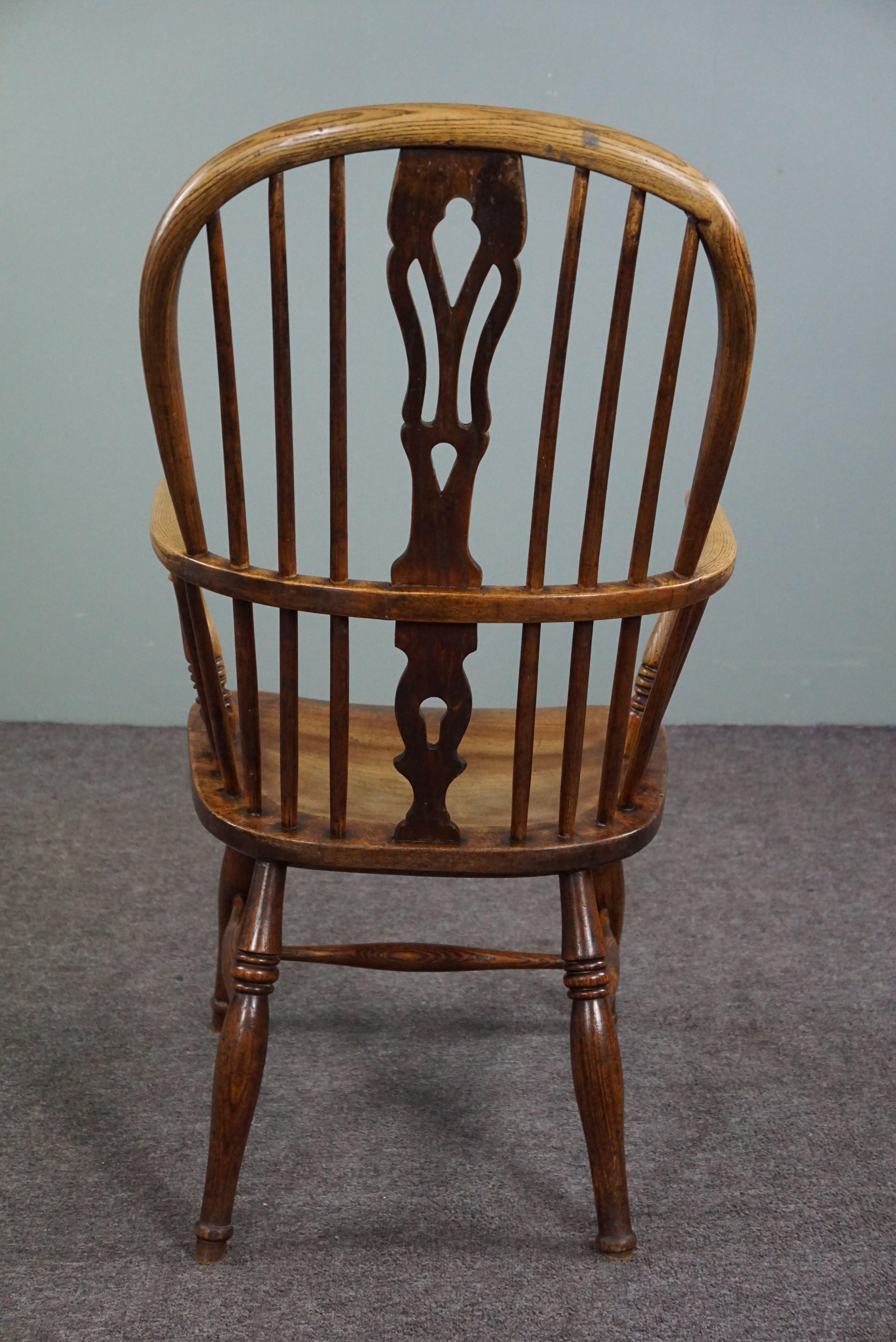 18th Century and Earlier Very charming antique 18th century English Windsor chair/armchair For Sale