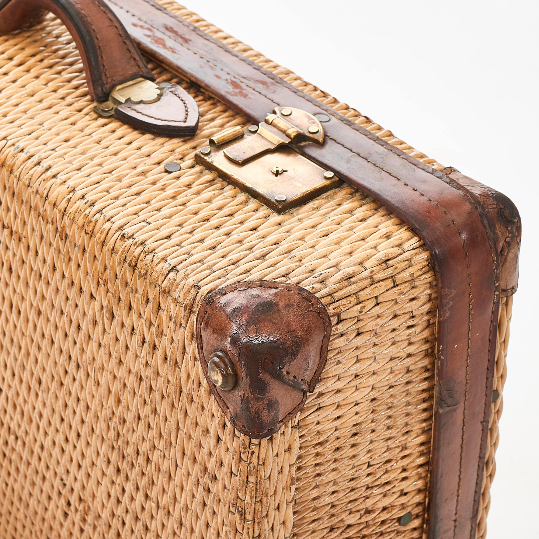 Very Charming Travel Suitcase in Woven Cane 1