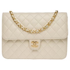 Very chic Chanel Classique flap bag in quilted ecru leather, GHW