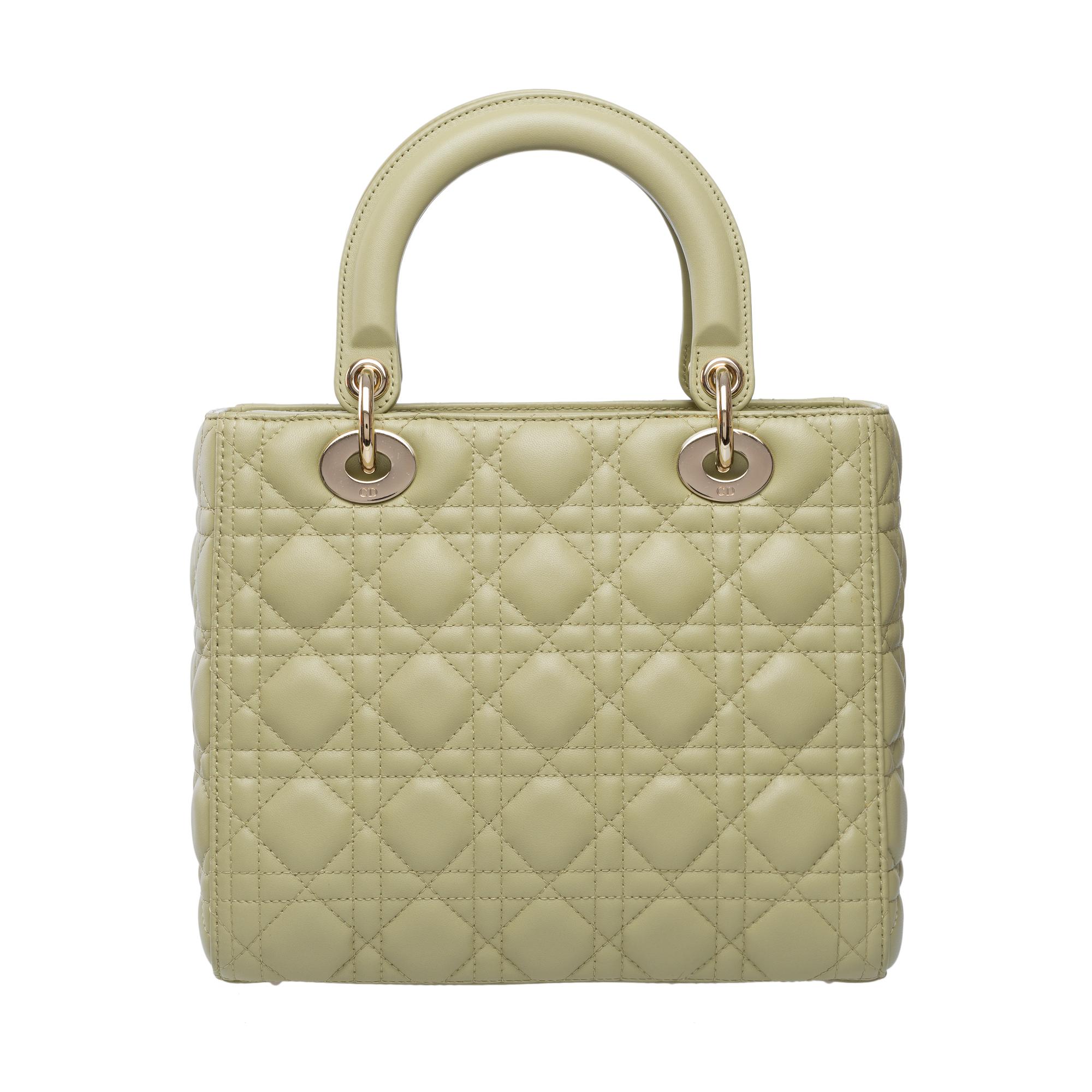 Very Chic Lady Dior Medium (MM) handbag strap in Green cannage leather, GHW In Excellent Condition In Paris, IDF