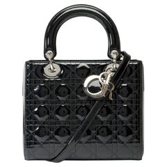 Very Chic Lady Dior MM handbag strap in black cannage patent leather, PHW